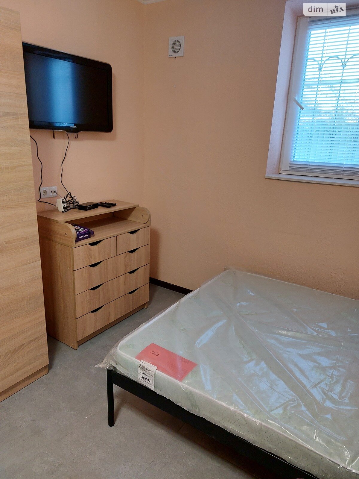 однокімнатна квартира в Києві, район Воскресенські сади, на вул. Піщана 38, кв. 5 в довготривалу оренду помісячно фото 1