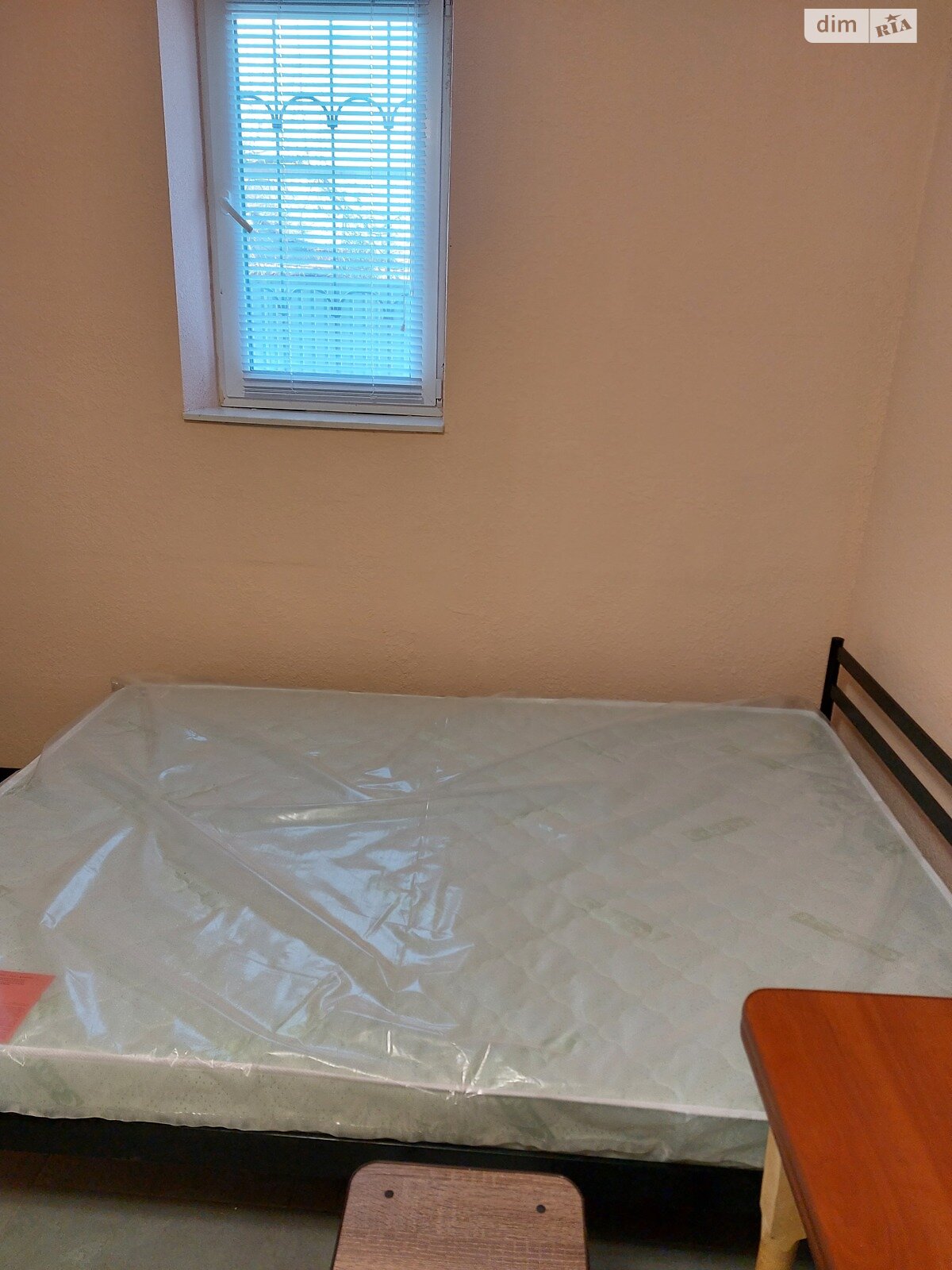 однокімнатна квартира в Києві, район Воскресенські сади, на вул. Піщана 38, кв. 5 в довготривалу оренду помісячно фото 1