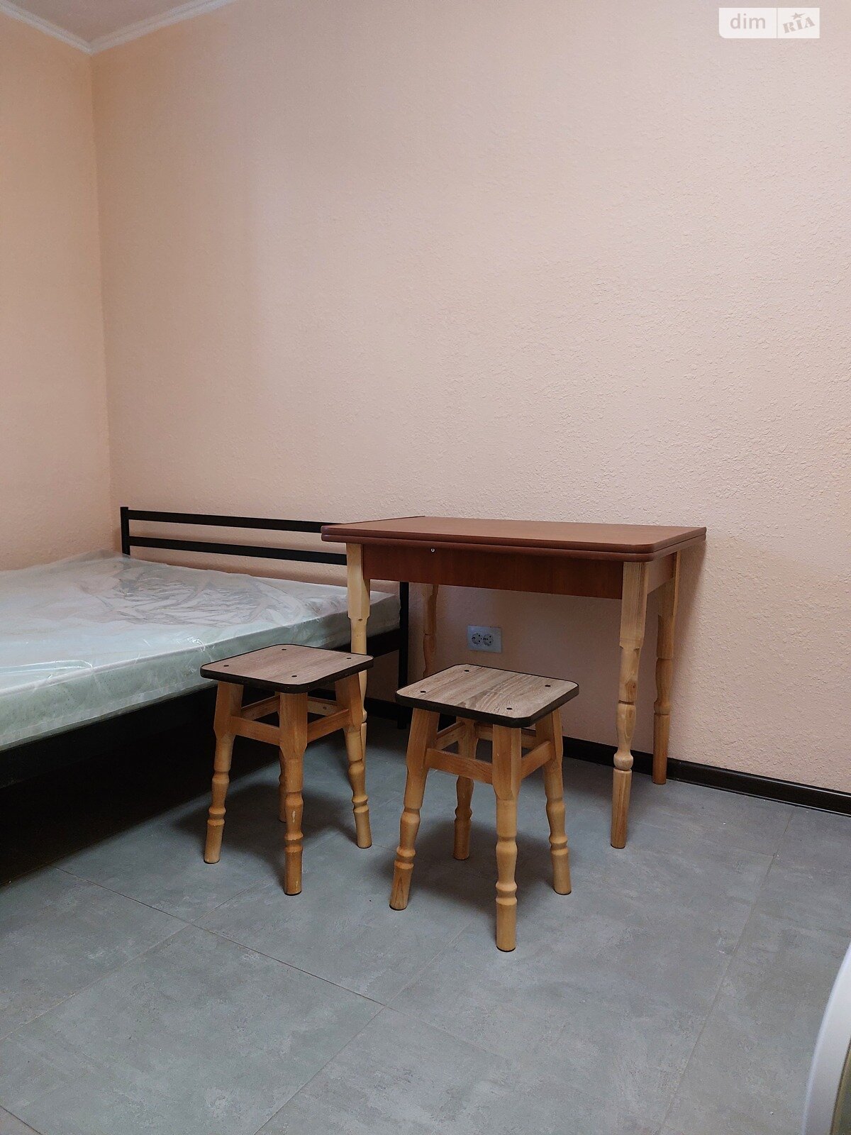 однокімнатна квартира в Києві, район Воскресенські сади, на вул. Піщана 38, кв. 5 в довготривалу оренду помісячно фото 1