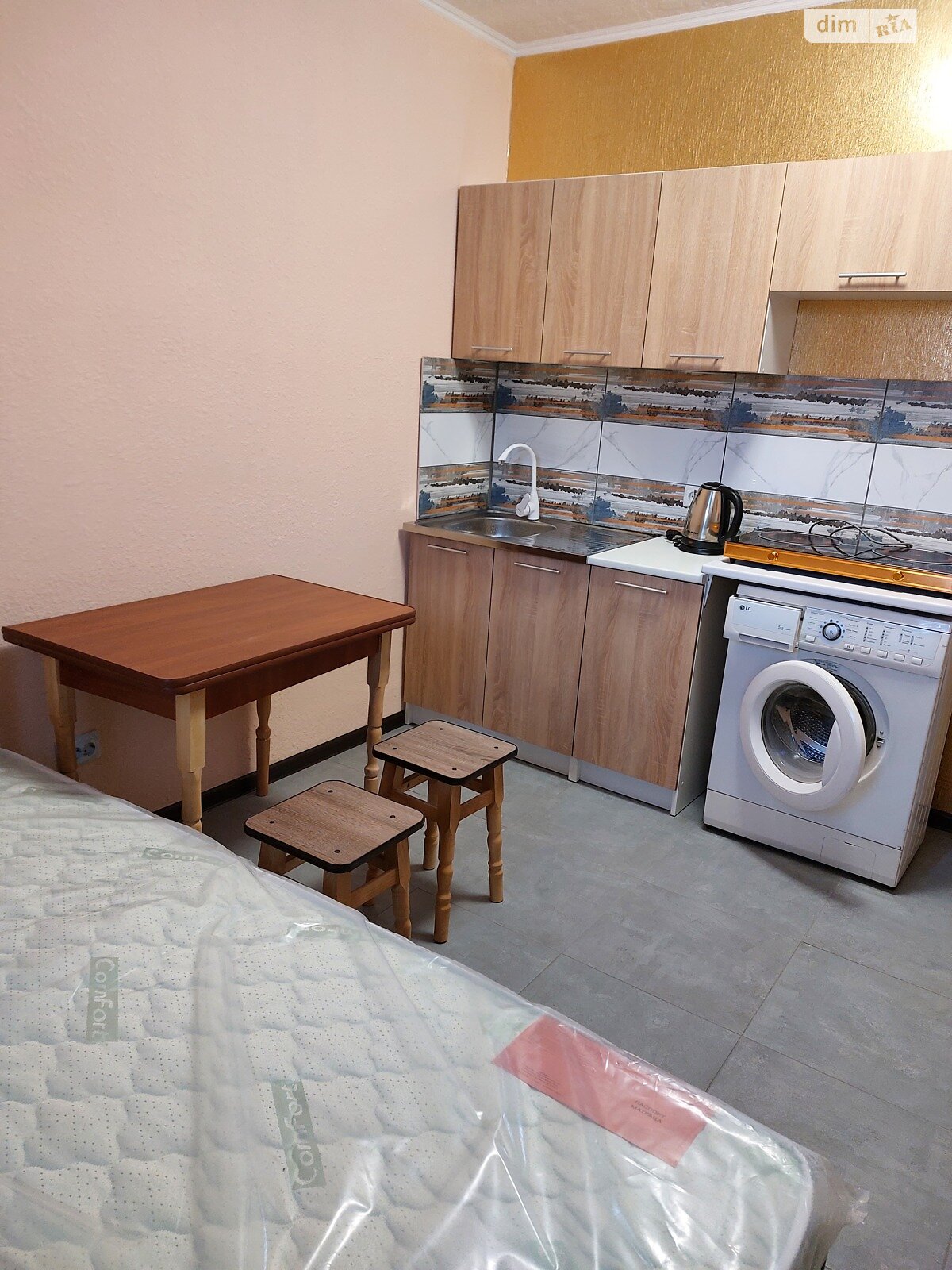 однокімнатна квартира в Києві, район Воскресенські сади, на вул. Піщана 38, кв. 5 в довготривалу оренду помісячно фото 1