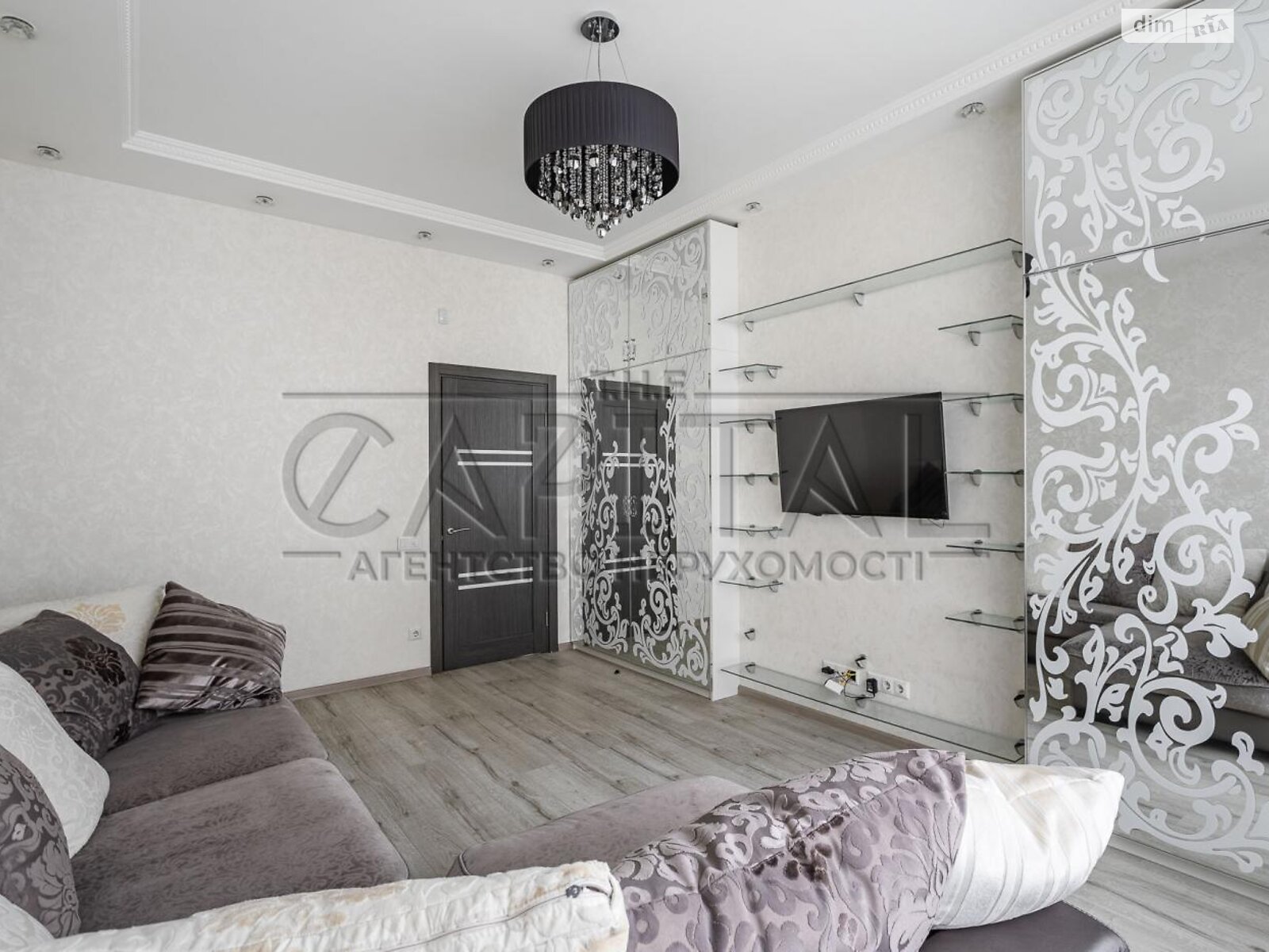 трехкомнатная квартира в Киеве, район Шевченковский, на ул. Вячеслава Черновола 29А в аренду на долгий срок помесячно фото 1 трехкомнатная квартира в Киеве, район Шевченковский, на ул. Вячеслава Черновола 29А в аренду на долгий срок помесячно фото 1