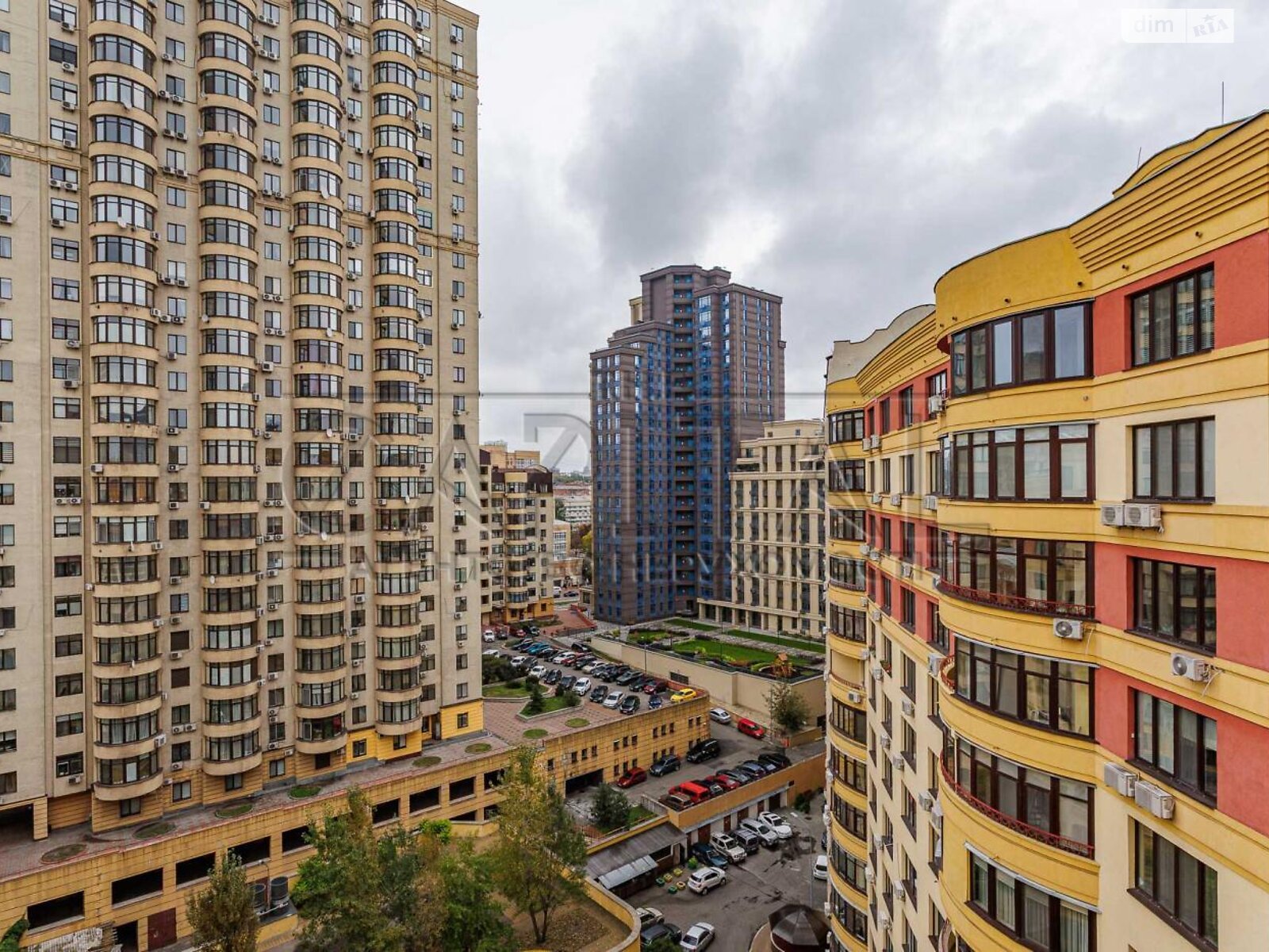 трехкомнатная квартира в Киеве, район Шевченковский, на ул. Вячеслава Черновола 29А в аренду на долгий срок помесячно фото 1 трехкомнатная квартира в Киеве, район Шевченковский, на ул. Вячеслава Черновола 29А в аренду на долгий срок помесячно фото 1