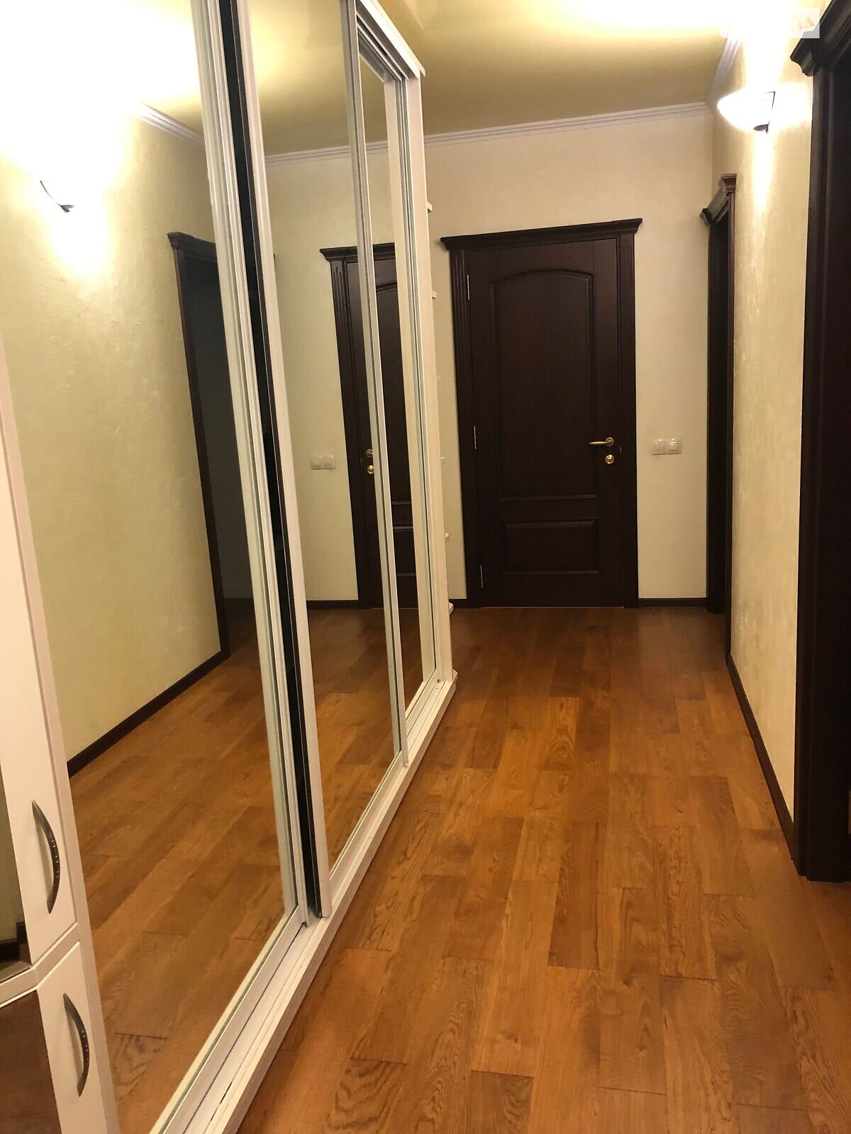 трехкомнатная квартира в Киеве, на ул. Вышгородская 45/13 в аренду на долгий срок помесячно фото 1 трехкомнатная квартира в Киеве, на ул. Вышгородская 45/13 в аренду на долгий срок помесячно фото 1