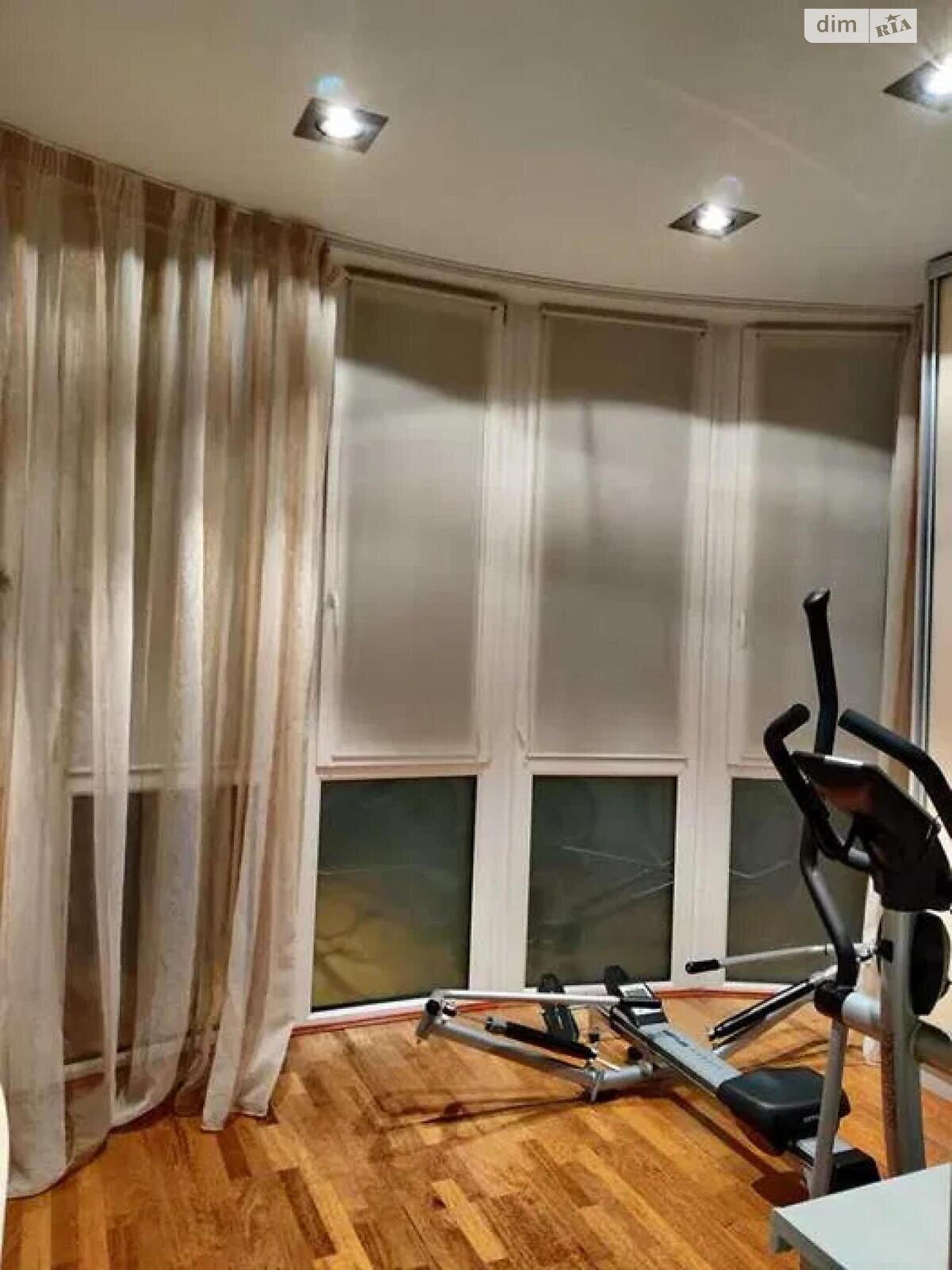 трикімнатна квартира в Києві, на вул. Вишгородська 45/2 в довготривалу оренду помісячно фото 1 трикімнатна квартира в Києві, на вул. Вишгородська 45/2 в довготривалу оренду помісячно фото 1