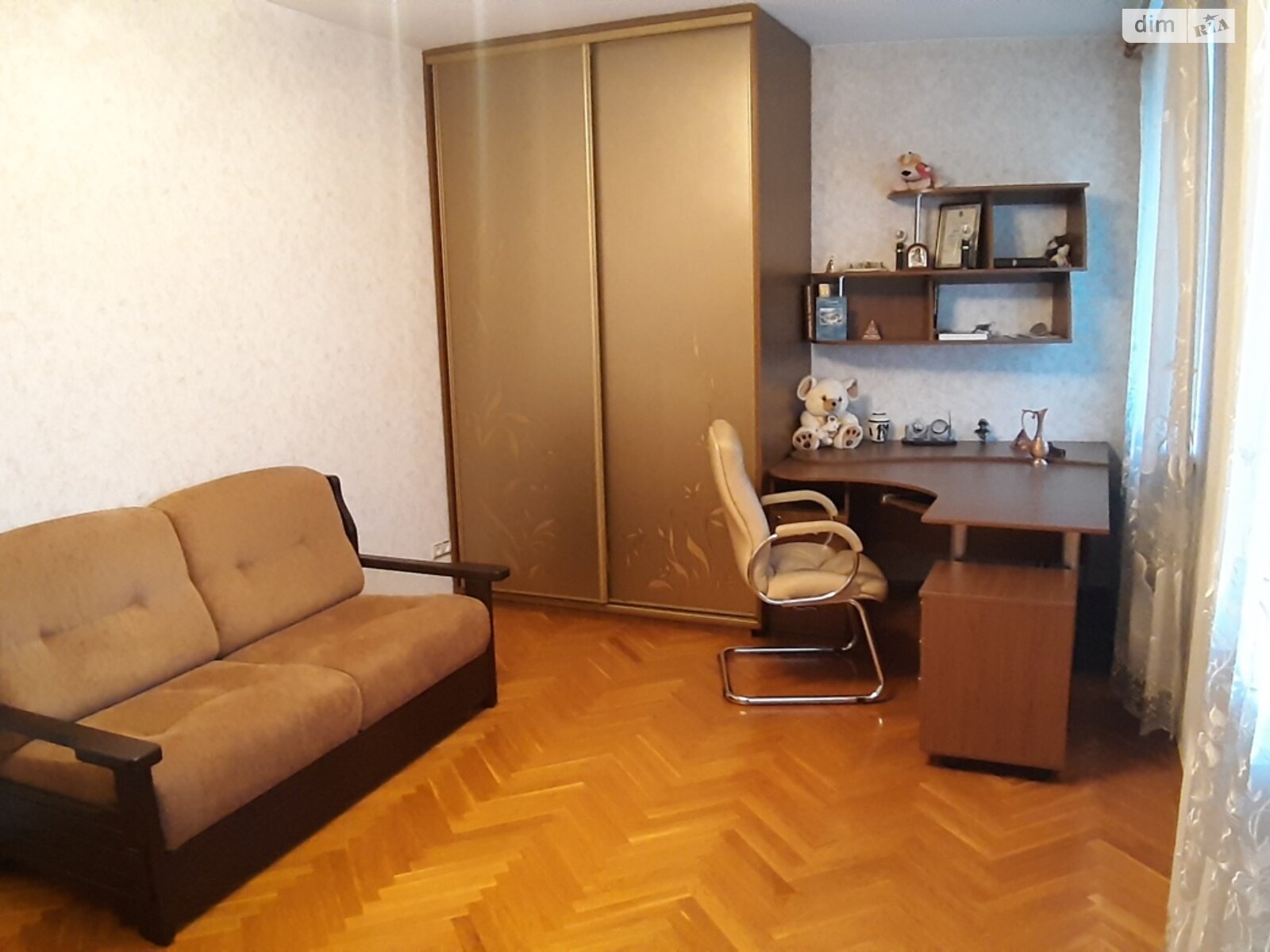 трикімнатна квартира в Києві, район Вишгородський Масив, на вул. Автозаводська 99/4 в довготривалу оренду помісячно фото 1 трикімнатна квартира в Києві, район Вишгородський Масив, на вул. Автозаводська 99/4 в довготривалу оренду помісячно фото 1