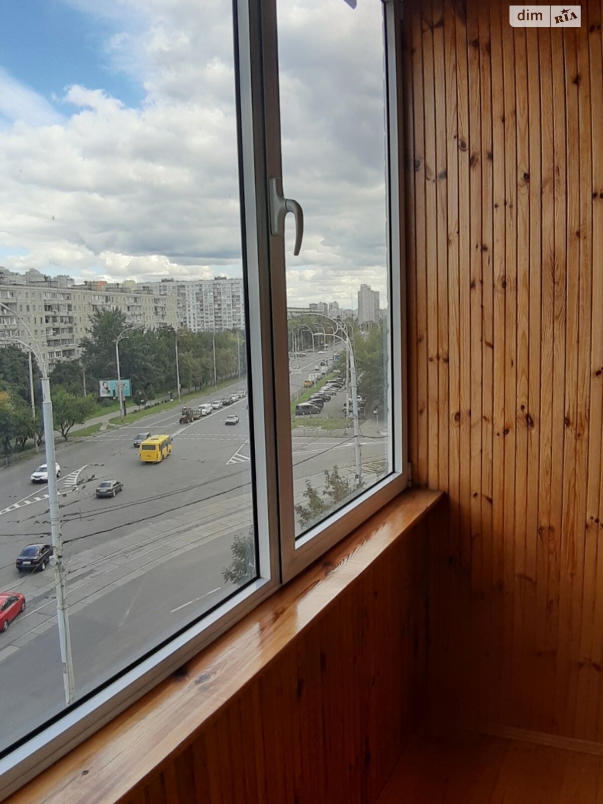 трикімнатна квартира в Києві, район Вишгородський Масив, на вул. Автозаводська 99/4 в довготривалу оренду помісячно фото 1 трикімнатна квартира в Києві, район Вишгородський Масив, на вул. Автозаводська 99/4 в довготривалу оренду помісячно фото 1