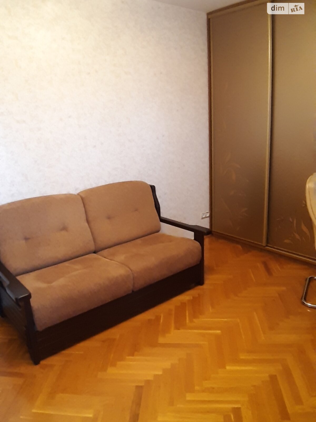 трикімнатна квартира в Києві, район Вишгородський Масив, на вул. Автозаводська 99/4 в довготривалу оренду помісячно фото 1 трикімнатна квартира в Києві, район Вишгородський Масив, на вул. Автозаводська 99/4 в довготривалу оренду помісячно фото 1