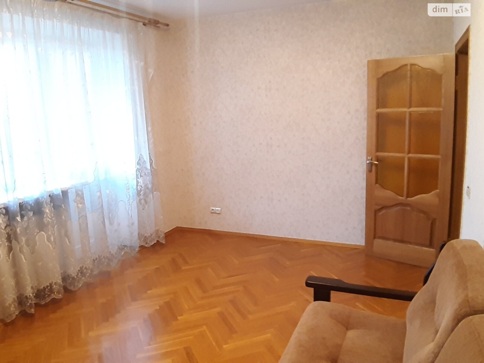 трикімнатна квартира в Києві, район Вишгородський Масив, на вул. Автозаводська 99/4 в довготривалу оренду помісячно фото 1 трикімнатна квартира в Києві, район Вишгородський Масив, на вул. Автозаводська 99/4 в довготривалу оренду помісячно фото 1