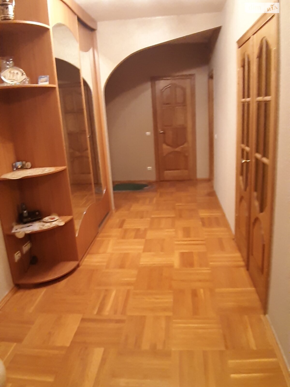 трикімнатна квартира в Києві, район Вишгородський Масив, на вул. Автозаводська 99/4 в довготривалу оренду помісячно фото 1 трикімнатна квартира в Києві, район Вишгородський Масив, на вул. Автозаводська 99/4 в довготривалу оренду помісячно фото 1