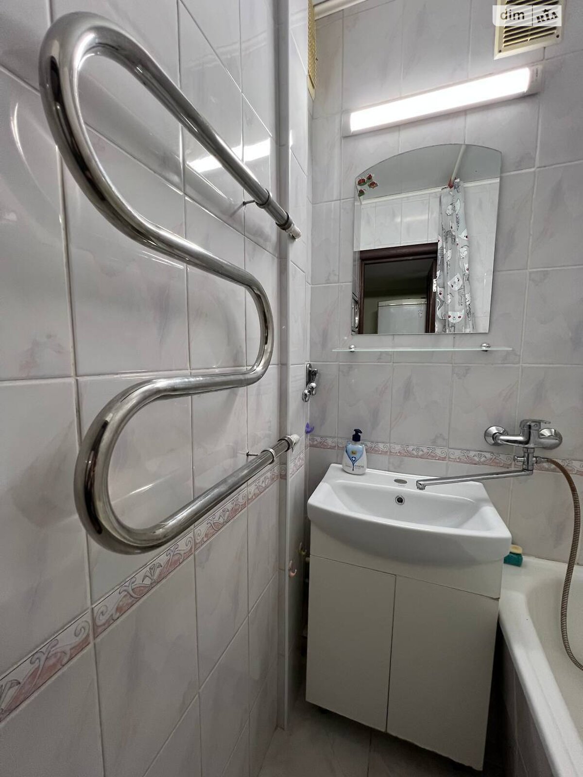 двокімнатна квартира в Києві, район Вишгородський Масив, на вул. Автозаводська 11 в довготривалу оренду помісячно фото 1