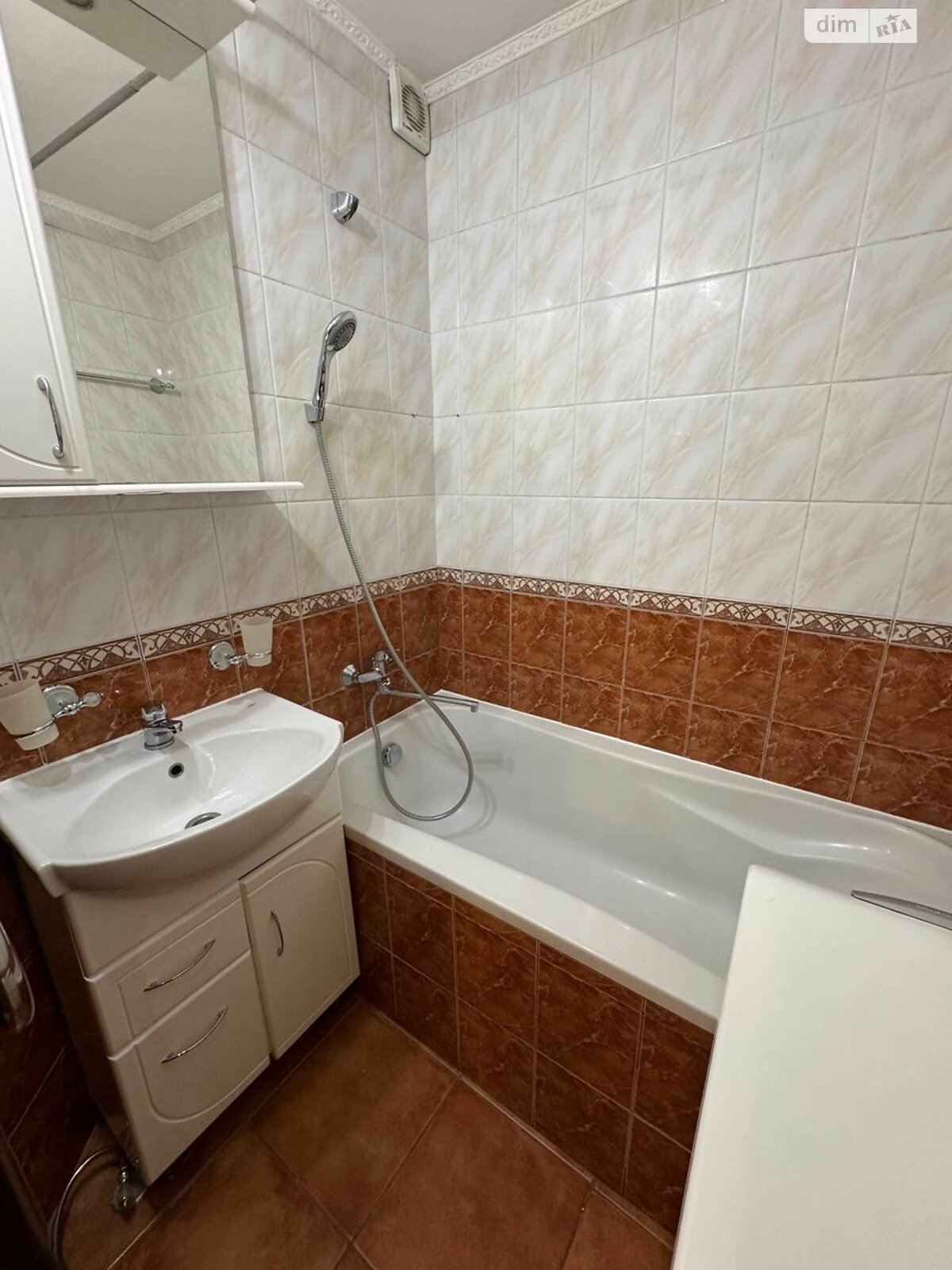 двокімнатна квартира в Києві, район Вишгородський Масив, на вул. Автозаводська 81 в довготривалу оренду помісячно фото 1 двокімнатна квартира в Києві, район Вишгородський Масив, на вул. Автозаводська 81 в довготривалу оренду помісячно фото 1