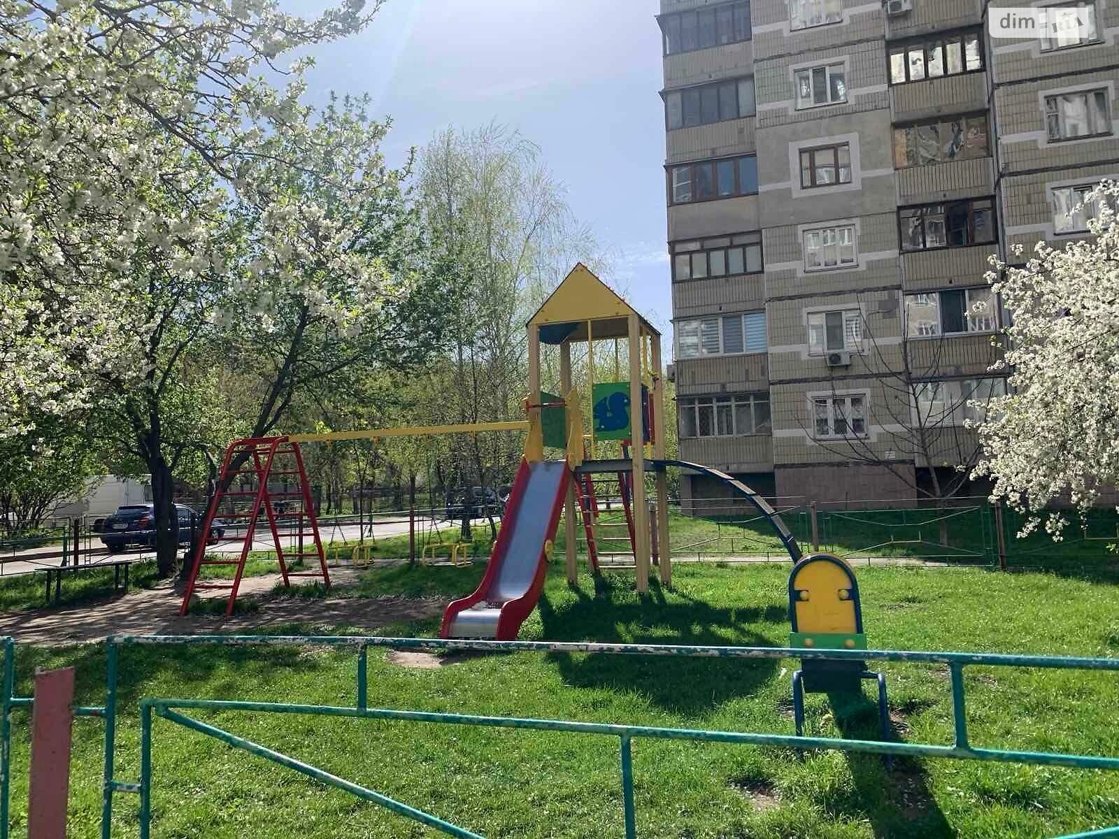 двокімнатна квартира в Києві, район Вишгородський Масив, на вул. Автозаводська 81 в довготривалу оренду помісячно фото 1 двокімнатна квартира в Києві, район Вишгородський Масив, на вул. Автозаводська 81 в довготривалу оренду помісячно фото 1