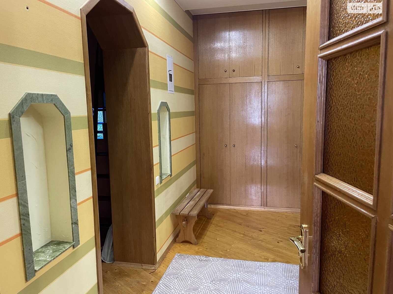 трикімнатна квартира з ремонтом в Києві, район Оболонський, на вул. Автозаводська 27В в довготривалу оренду помісячно фото 1 трикімнатна квартира з ремонтом в Києві, район Оболонський, на вул. Автозаводська 27В в довготривалу оренду помісячно фото 1