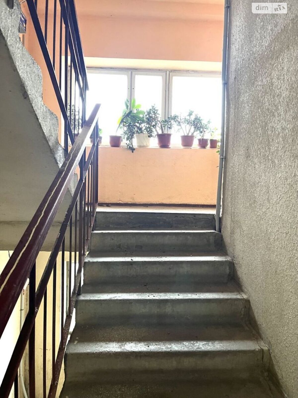 трикімнатна квартира в Києві, район Вишгородський Масив, на вул. Казанська 18 в довготривалу оренду помісячно фото 1 трикімнатна квартира в Києві, район Вишгородський Масив, на вул. Казанська 18 в довготривалу оренду помісячно фото 1