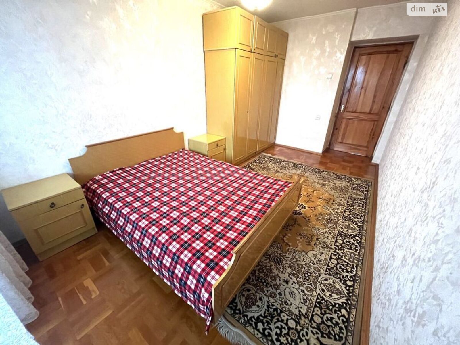 трикімнатна квартира в Києві, район Вишгородський Масив, на вул. Казанська 18 в довготривалу оренду помісячно фото 1 трикімнатна квартира в Києві, район Вишгородський Масив, на вул. Казанська 18 в довготривалу оренду помісячно фото 1