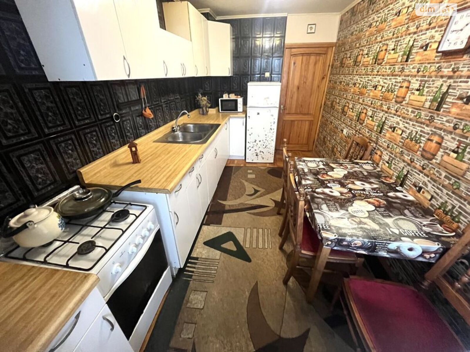 трикімнатна квартира в Києві, район Вишгородський Масив, на вул. Казанська 18 в довготривалу оренду помісячно фото 1 трикімнатна квартира в Києві, район Вишгородський Масив, на вул. Казанська 18 в довготривалу оренду помісячно фото 1