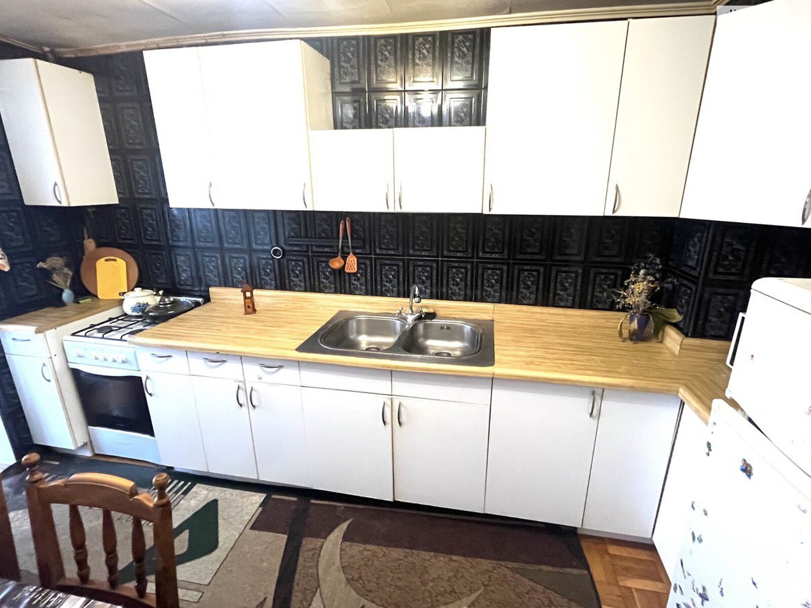 трикімнатна квартира в Києві, район Вишгородський Масив, на вул. Казанська 18 в довготривалу оренду помісячно фото 1 трикімнатна квартира в Києві, район Вишгородський Масив, на вул. Казанська 18 в довготривалу оренду помісячно фото 1