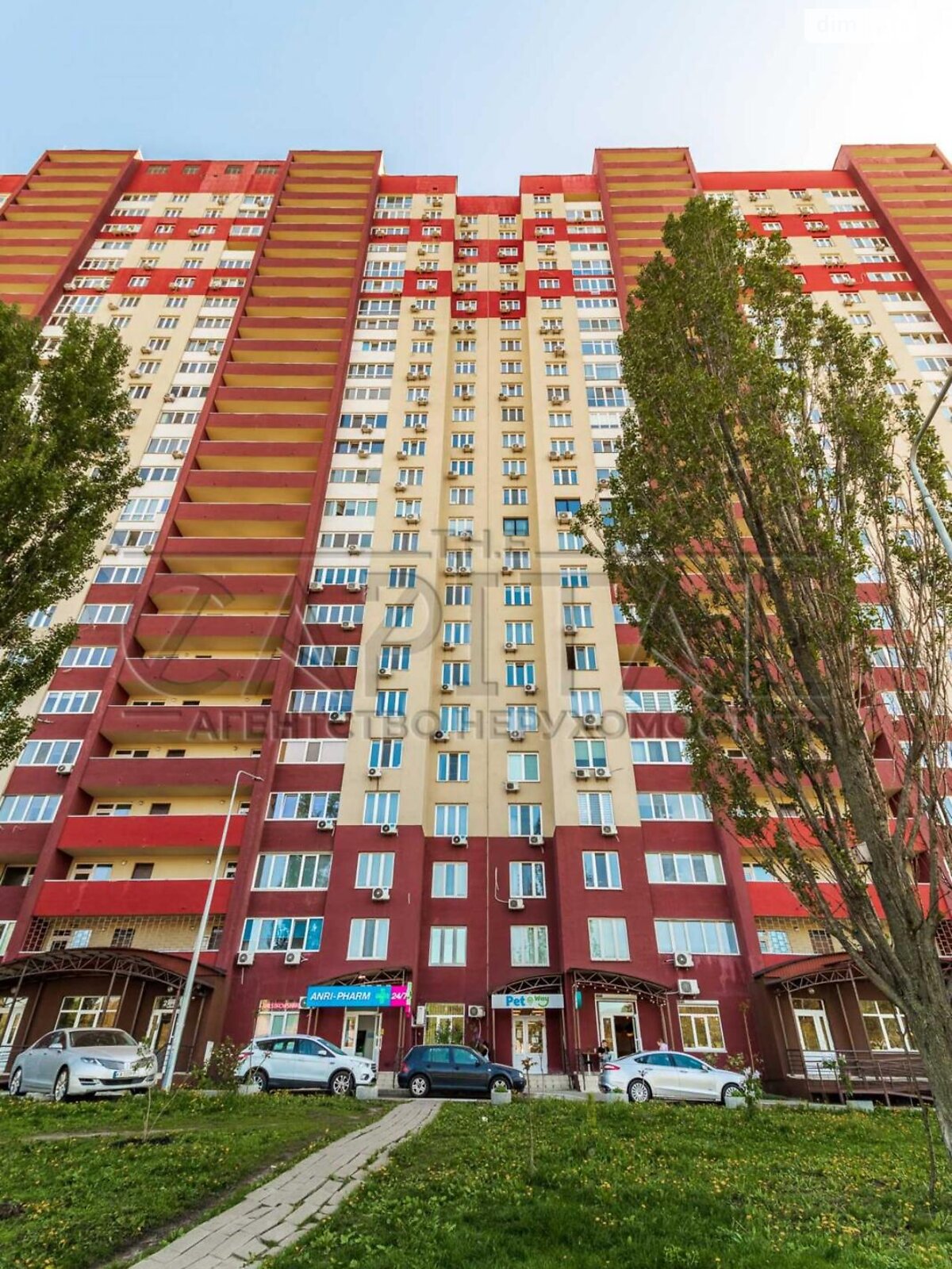 трикімнатна квартира в Києві, на пров. Ясинуватський в довготривалу оренду помісячно фото 1 трикімнатна квартира в Києві, на пров. Ясинуватський в довготривалу оренду помісячно фото 1