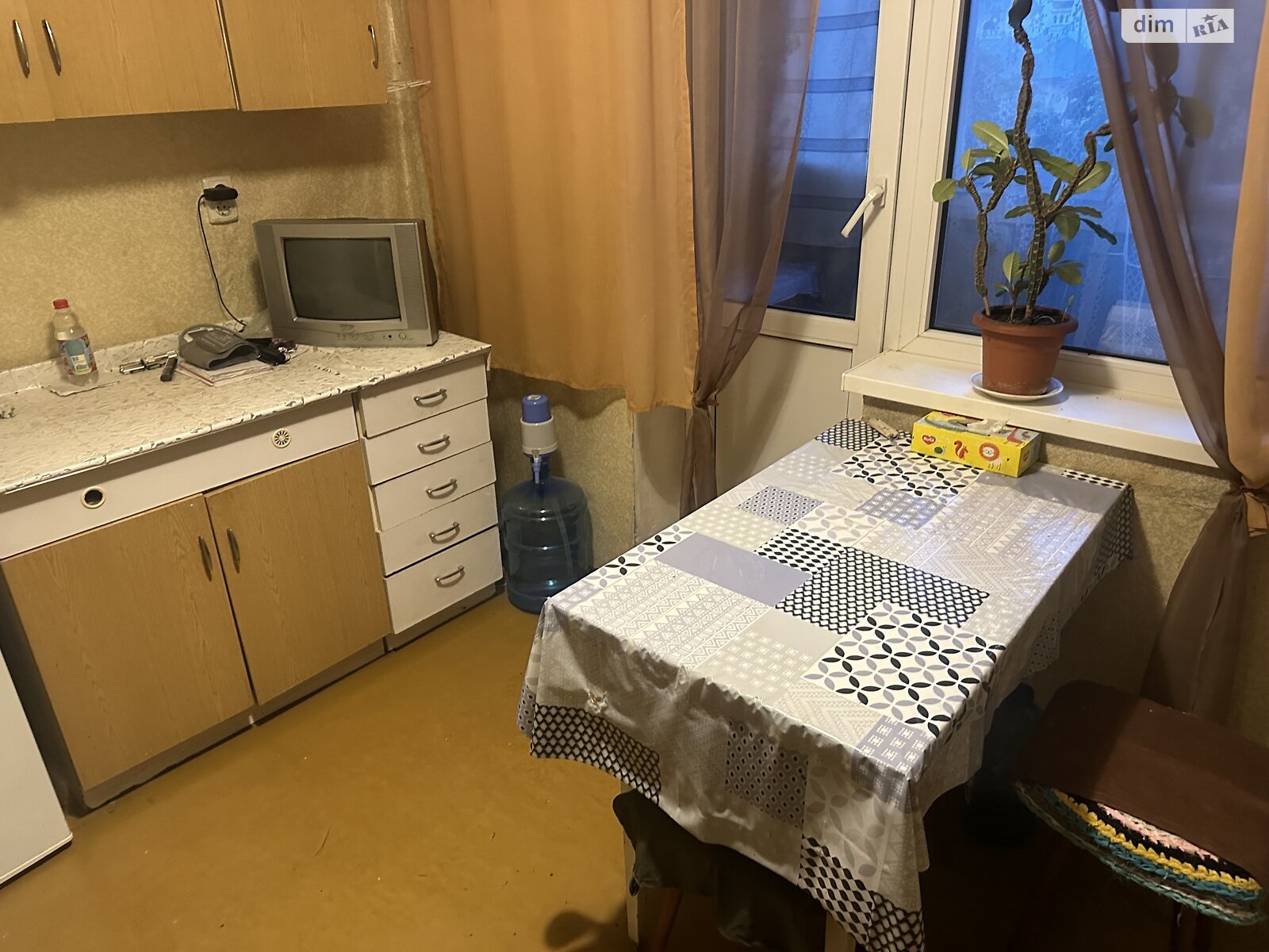 однокімнатна квартира в Києві, район Південна Борщагівка, на вул. Симиренка 14Б в довготривалу оренду помісячно фото 1 однокімнатна квартира в Києві, район Південна Борщагівка, на вул. Симиренка 14Б в довготривалу оренду помісячно фото 1