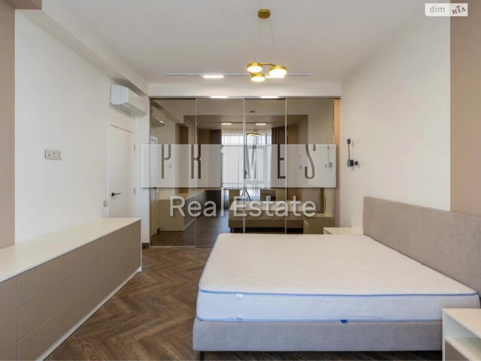 трехкомнатная квартира в Киеве, район Зверинец, на ул. Болсуновская 2 в аренду на долгий срок помесячно фото 1