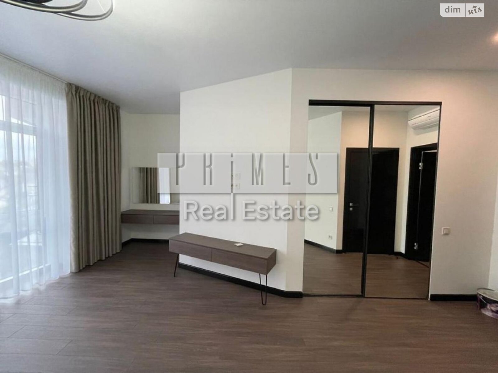 чотирикімнатна квартира в Києві, район Звіринець, на вул. Буслівська 12 в довготривалу оренду помісячно фото 1