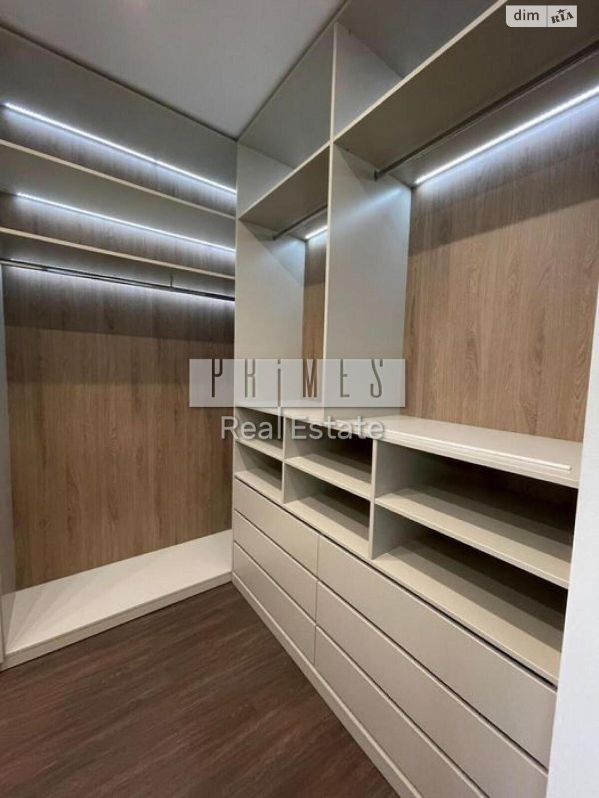 чотирикімнатна квартира в Києві, район Звіринець, на вул. Буслівська 12 в довготривалу оренду помісячно фото 1