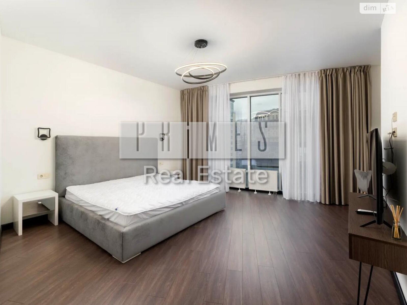 чотирикімнатна квартира в Києві, район Звіринець, на вул. Буслівська 12 в довготривалу оренду помісячно фото 1