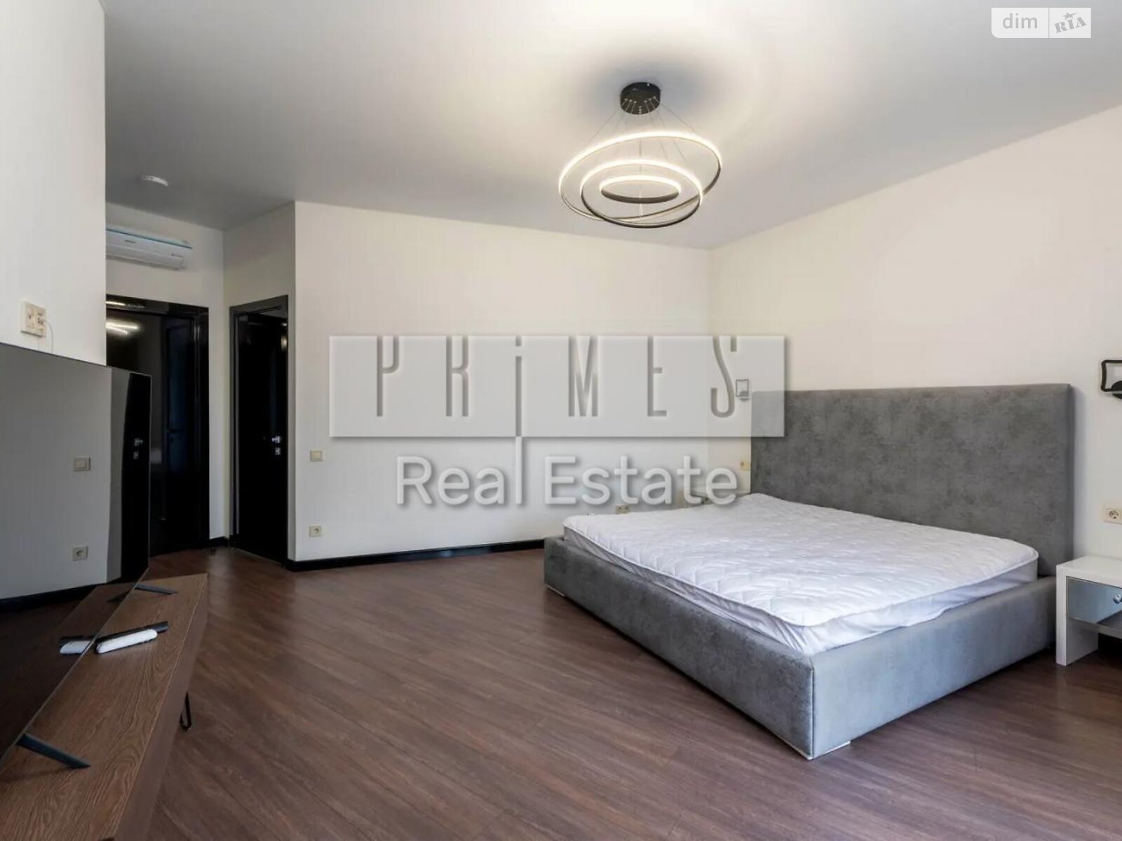 чотирикімнатна квартира в Києві, район Звіринець, на вул. Буслівська 12 в довготривалу оренду помісячно фото 1