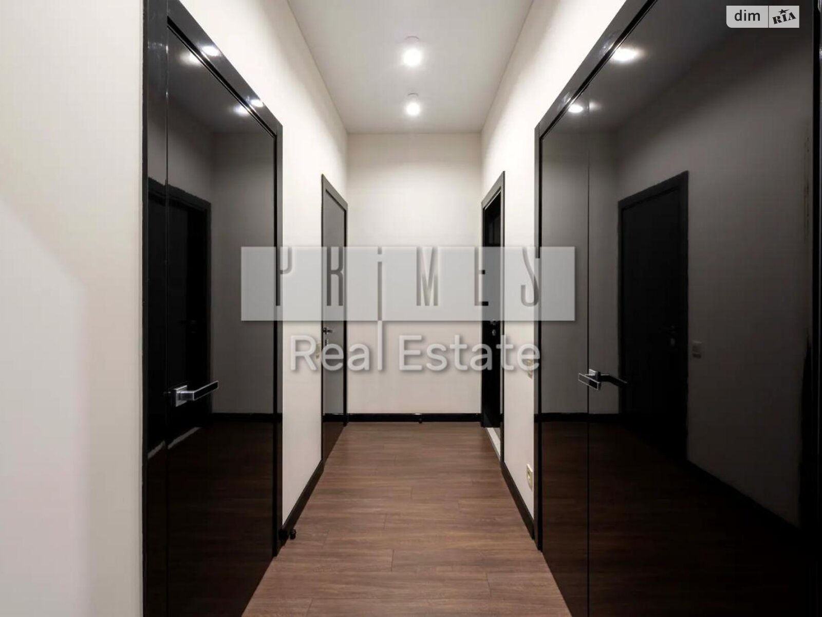 чотирикімнатна квартира в Києві, район Звіринець, на вул. Буслівська 12 в довготривалу оренду помісячно фото 1