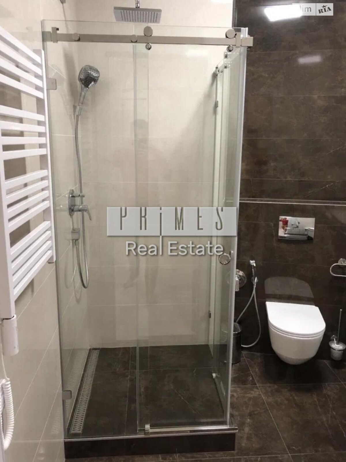 трикімнатна квартира в Києві, район Звіринець, на вул. Буслівська 12 в довготривалу оренду помісячно фото 1