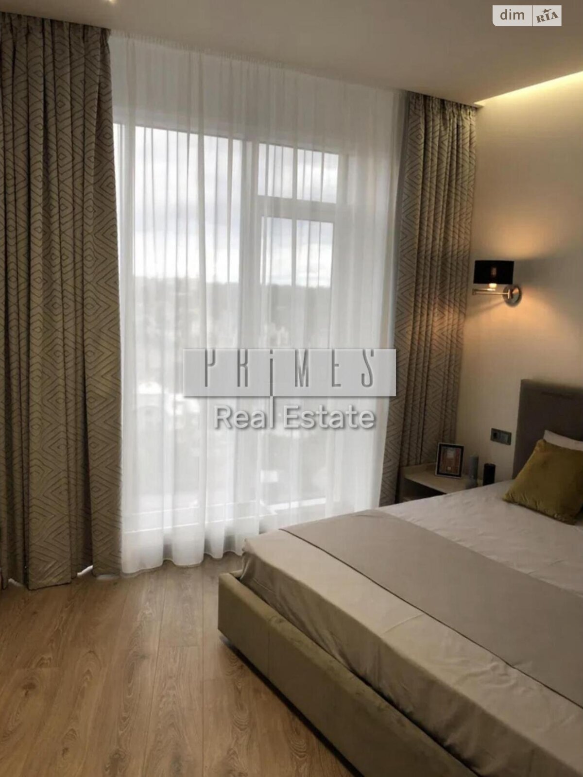 трикімнатна квартира в Києві, район Звіринець, на вул. Буслівська 12 в довготривалу оренду помісячно фото 1