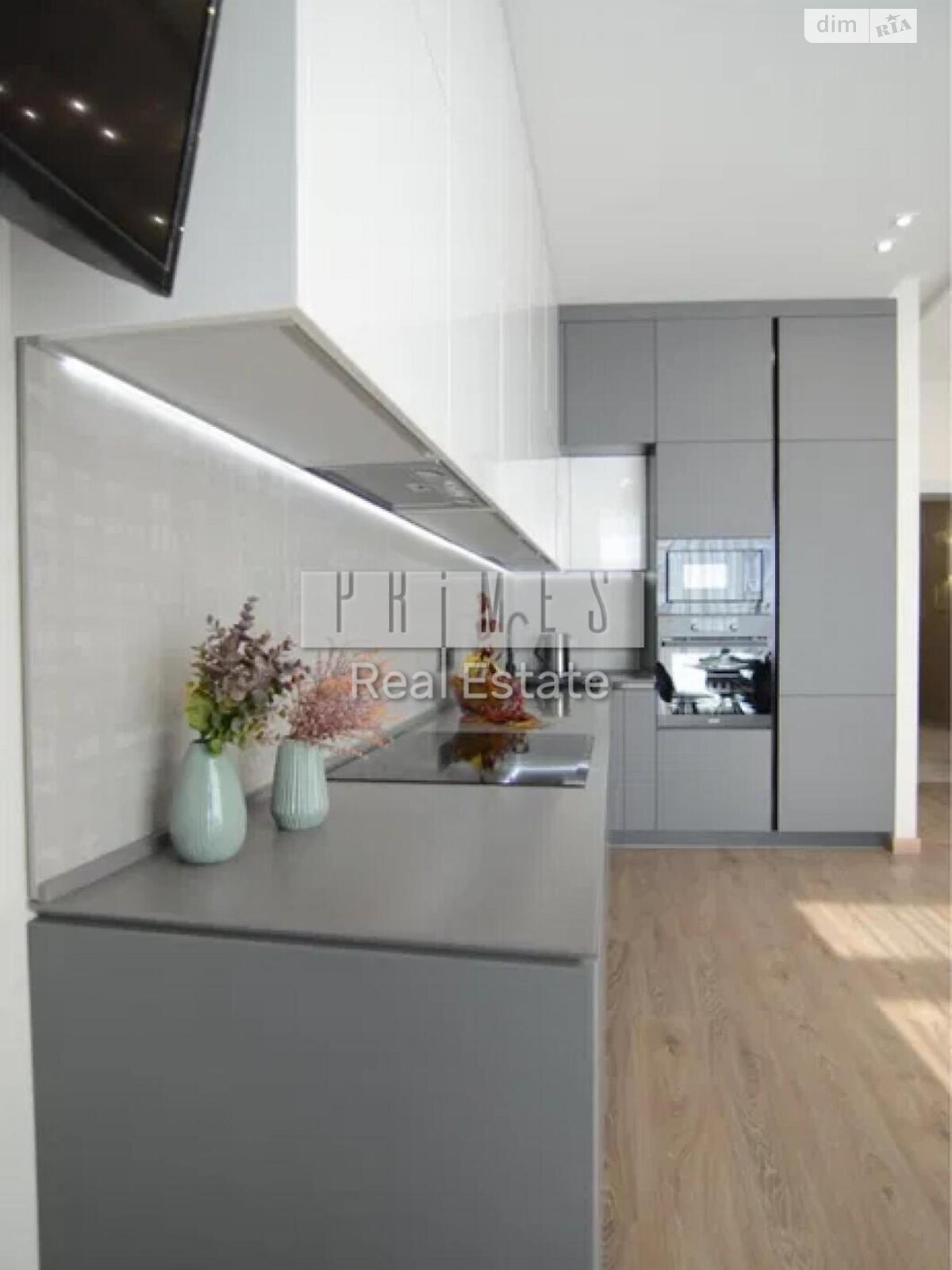 трикімнатна квартира в Києві, район Звіринець, на вул. Буслівська 12 в довготривалу оренду помісячно фото 1