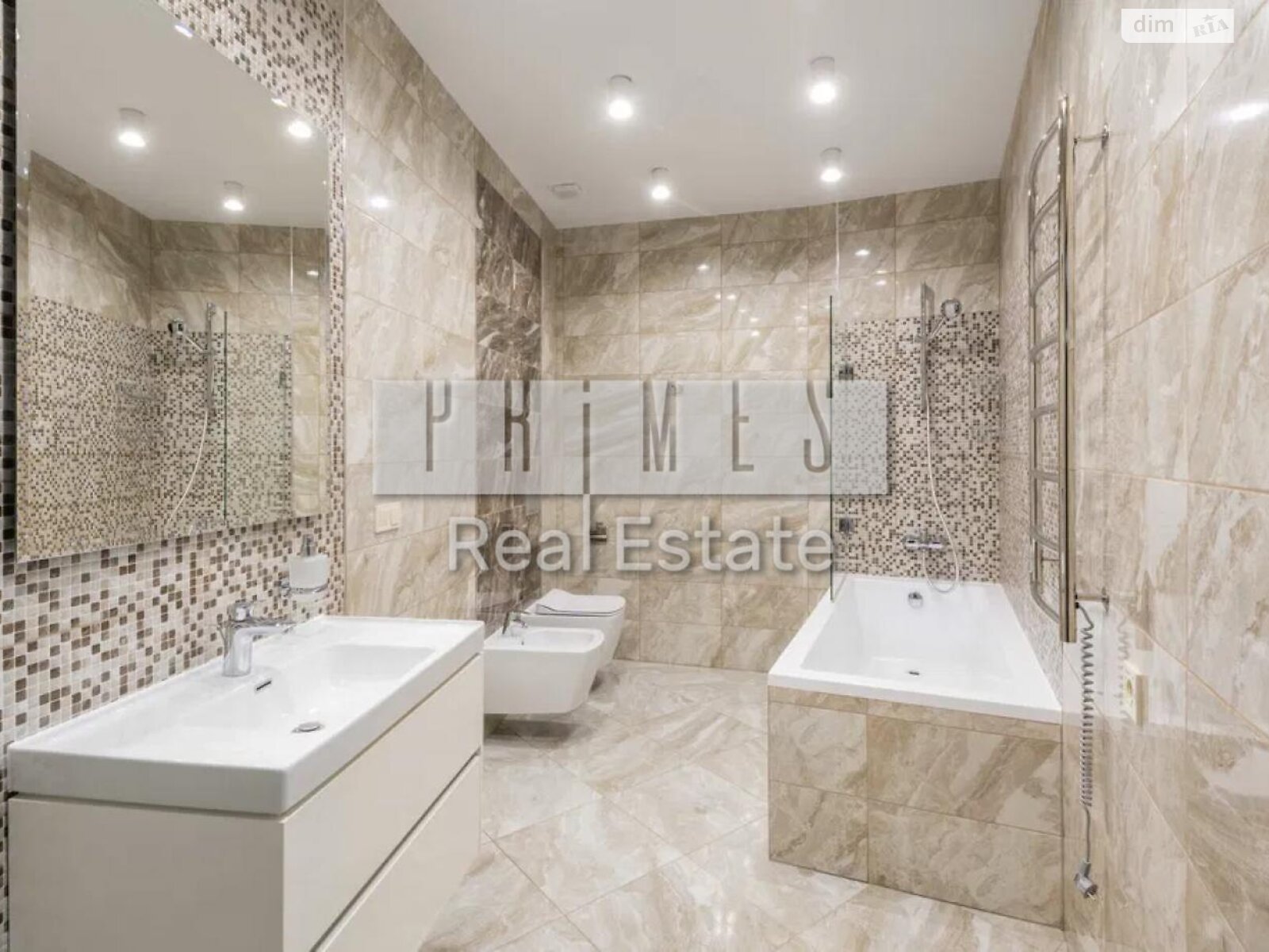 четырехкомнатная квартира в Киеве, район Зверинец, на ул. Бусловская 12 в аренду на долгий срок помесячно фото 1