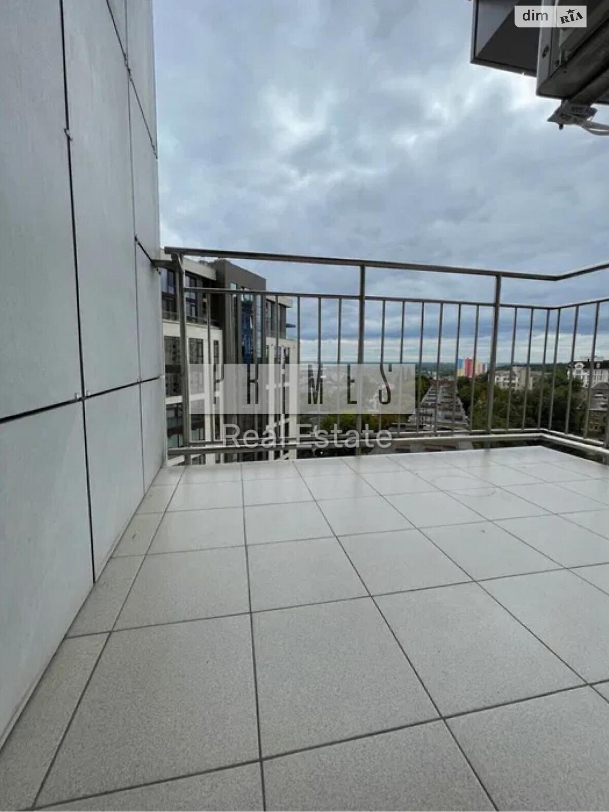 четырехкомнатная квартира в Киеве, район Зверинец, на ул. Бусловская 12 в аренду на долгий срок помесячно фото 1