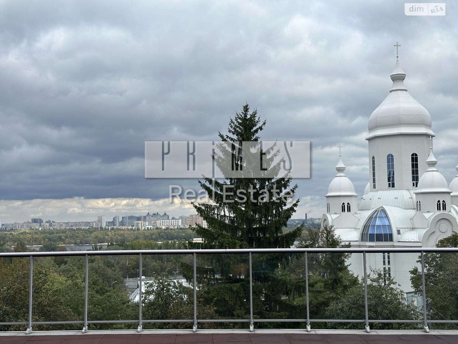 чотирикімнатна квартира в Києві, район Печерський, на вул. Ломаківська 61 в довготривалу оренду помісячно фото 1