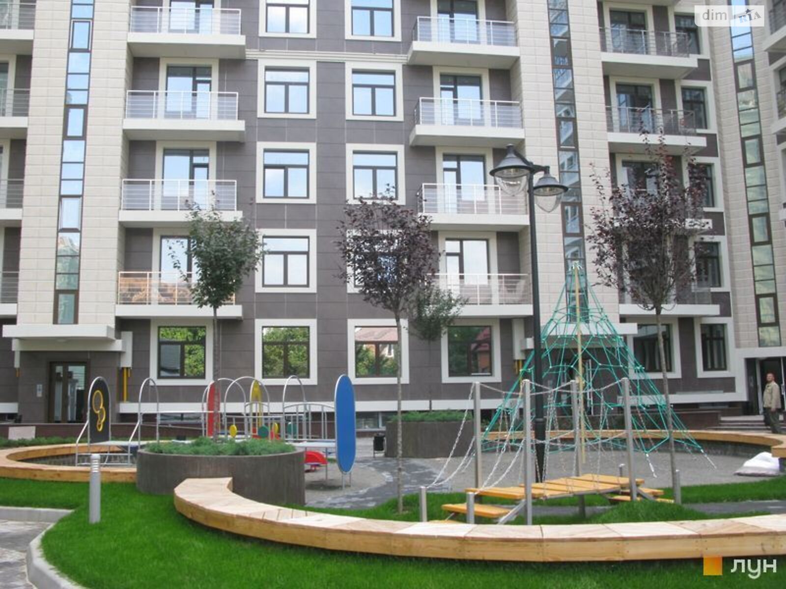 трикімнатна квартира в Києві, район Звіринець, на вул. Звіринецька 47 в довготривалу оренду помісячно фото 1 трикімнатна квартира в Києві, район Звіринець, на вул. Звіринецька 47 в довготривалу оренду помісячно фото 1