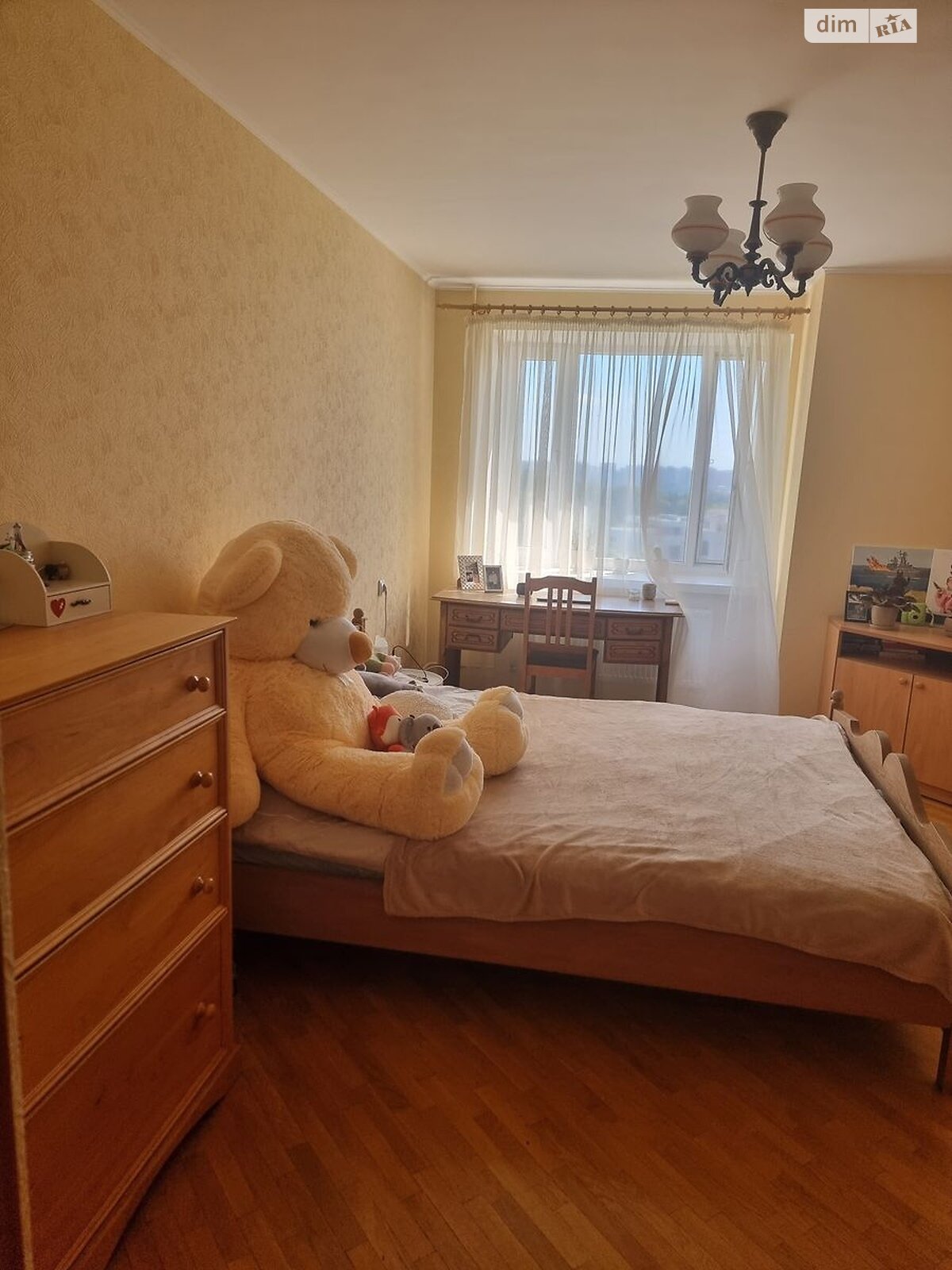трикімнатна квартира в Києві, район Звіринець, на вул. Звіринецька 61А в довготривалу оренду помісячно фото 1 трикімнатна квартира в Києві, район Звіринець, на вул. Звіринецька 61А в довготривалу оренду помісячно фото 1