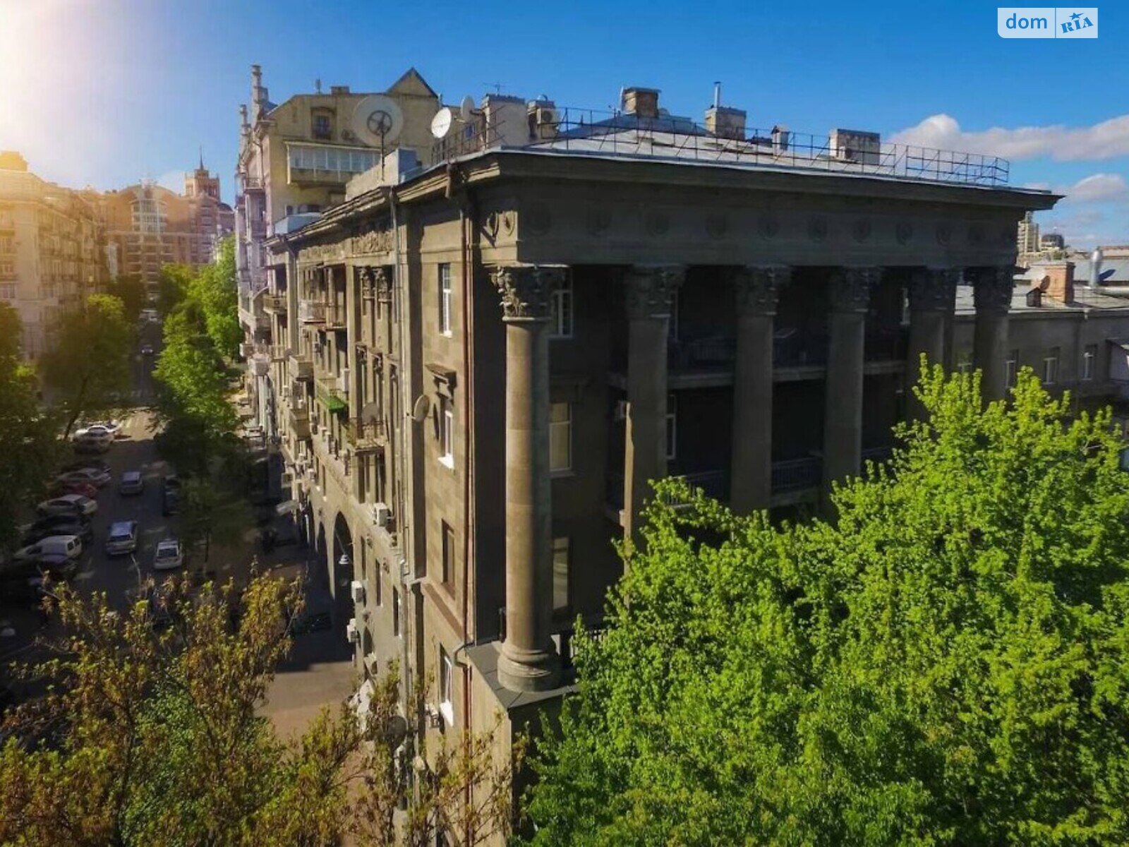 однокімнатна квартира з меблями в Києві, район Саперна Слобідка, на вул. Хрещатик 15/4 в довготривалу оренду помісячно фото 1 однокімнатна квартира з меблями в Києві, район Саперна Слобідка, на вул. Хрещатик 15/4 в довготривалу оренду помісячно фото 1