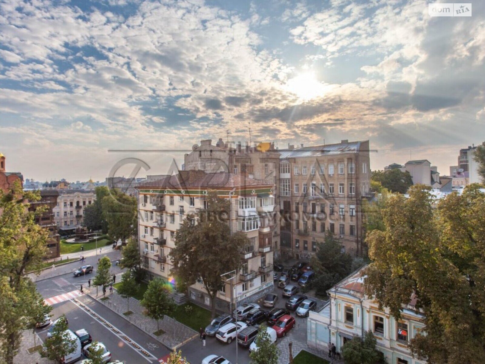 трехкомнатная квартира в Киеве, район Шевченковский, на ул. Золотоворотская 13 в аренду на долгий срок помесячно фото 1