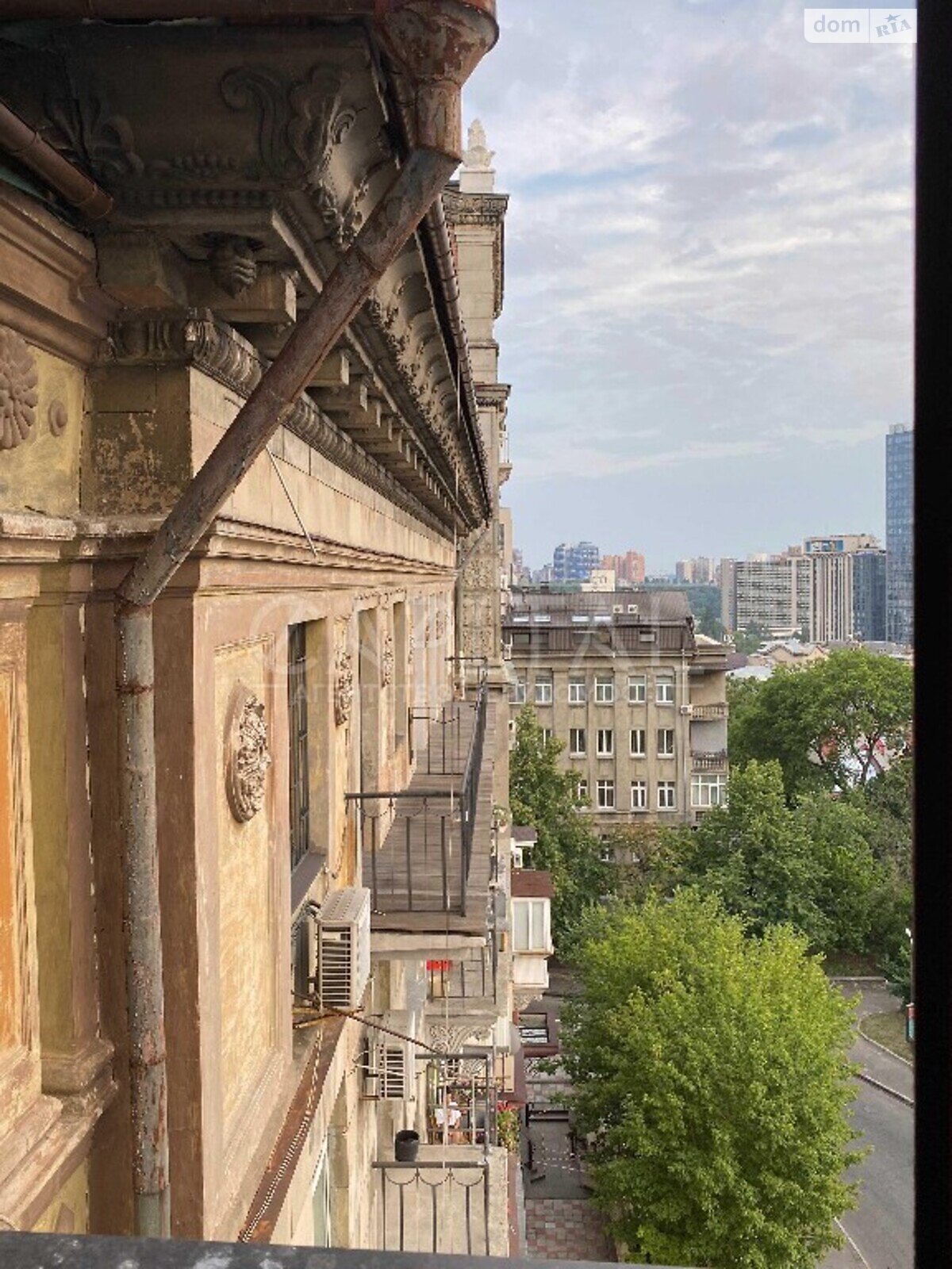 п`ятикімнатна квартира з меблями в Києві, район Печерський, на вул. Круглоуніверситетська в довготривалу оренду помісячно фото 1