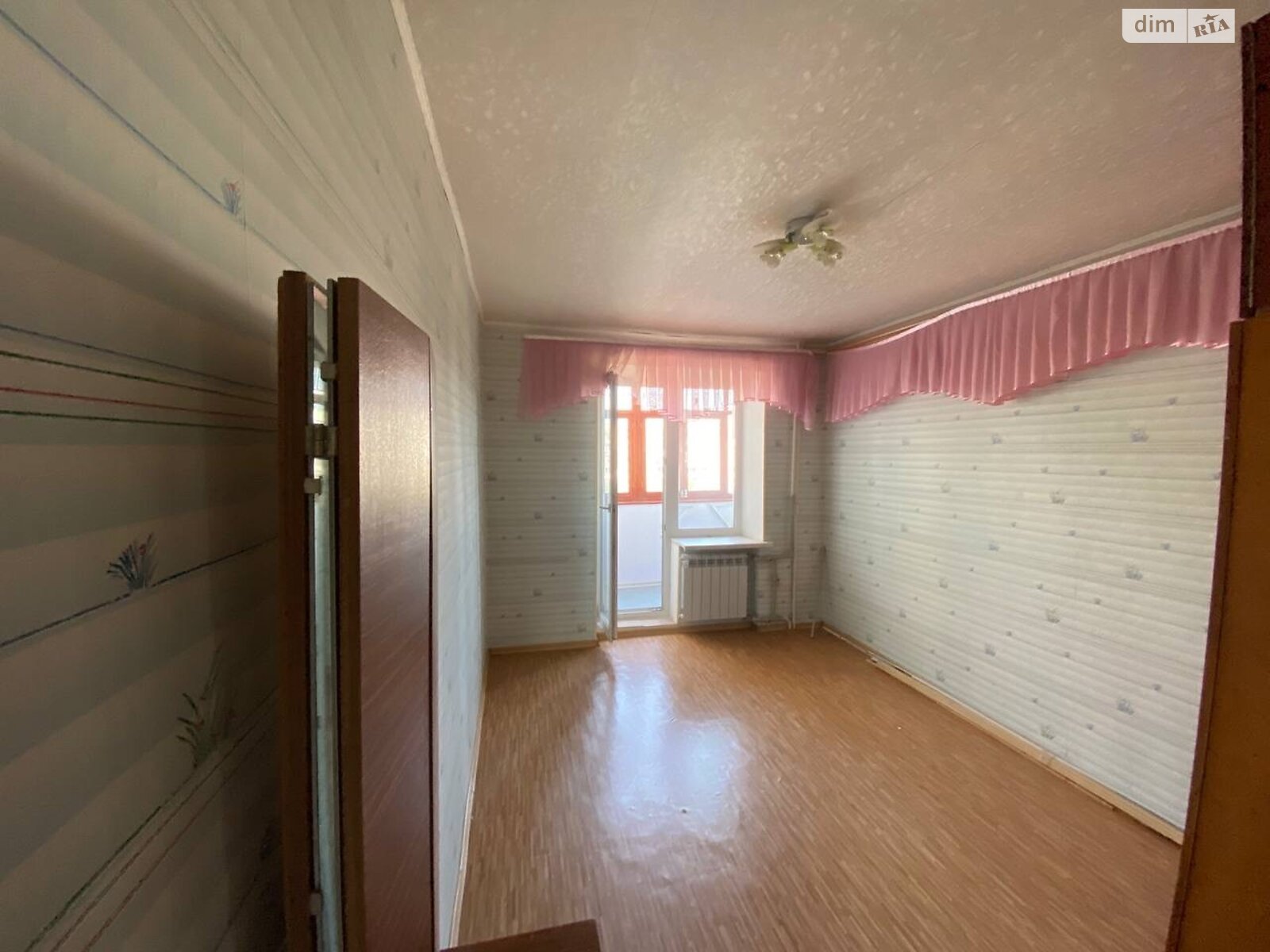 трехкомнатная квартира с мебелью в Краматорске, район Соцгород, на просп. Независимости в аренду на долгий срок помесячно фото 1