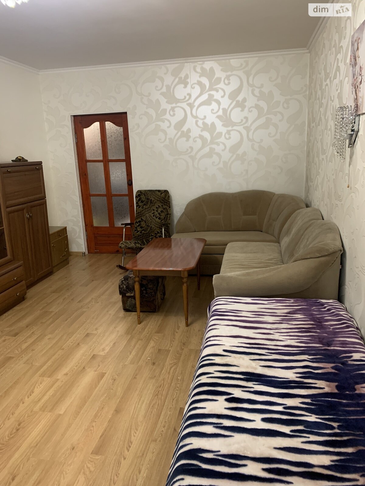 трехкомнатная квартира в Краматорске, район Старый город, на ул. Школьная 10 в аренду на долгий срок помесячно фото 1