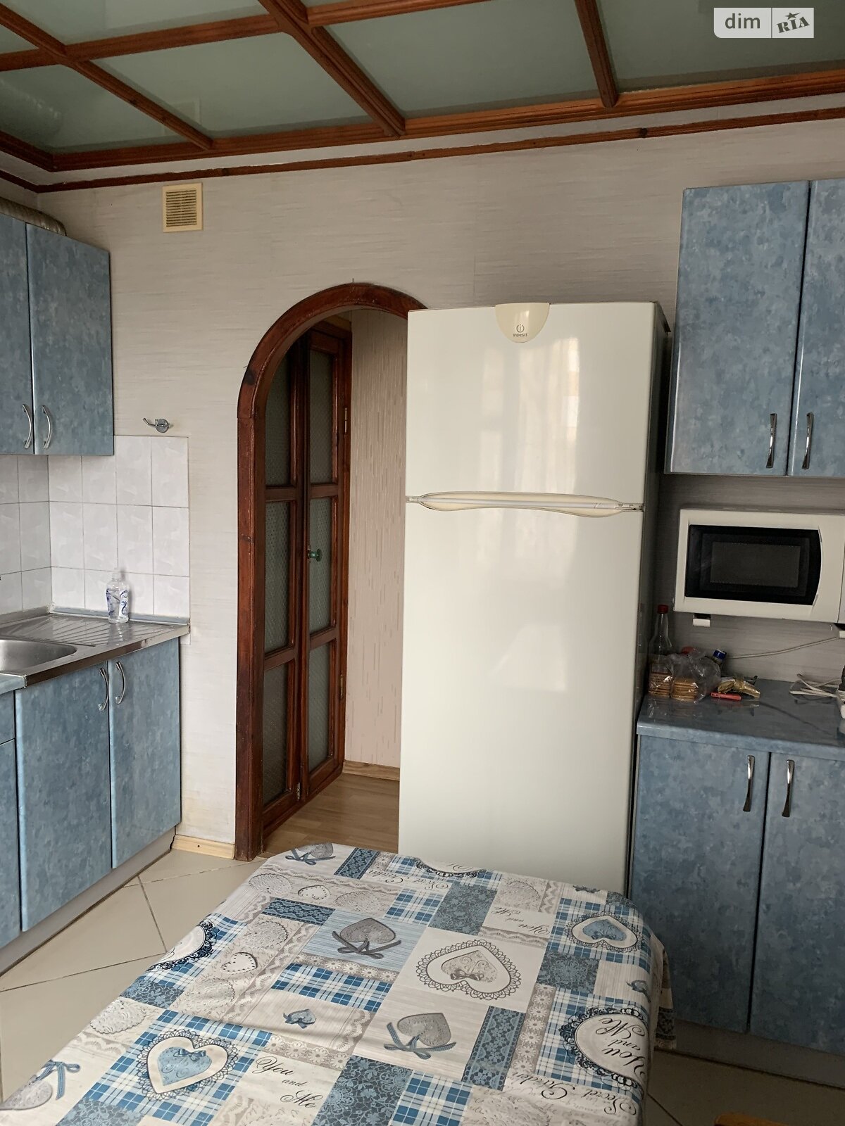 трехкомнатная квартира в Краматорске, район Старый город, на ул. Школьная 10 в аренду на долгий срок помесячно фото 1