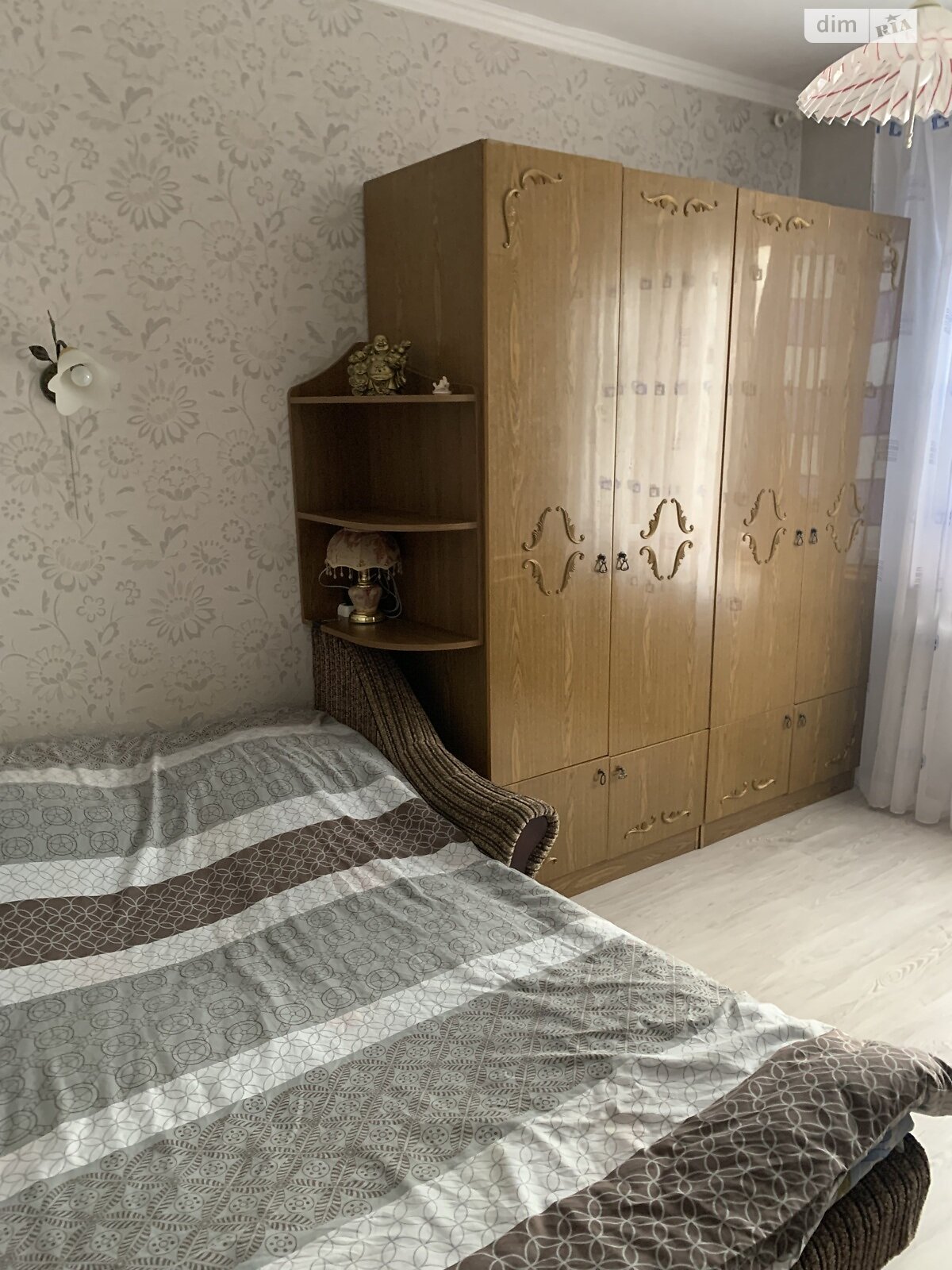 трехкомнатная квартира в Краматорске, район Старый город, на ул. Школьная 10 в аренду на долгий срок помесячно фото 1