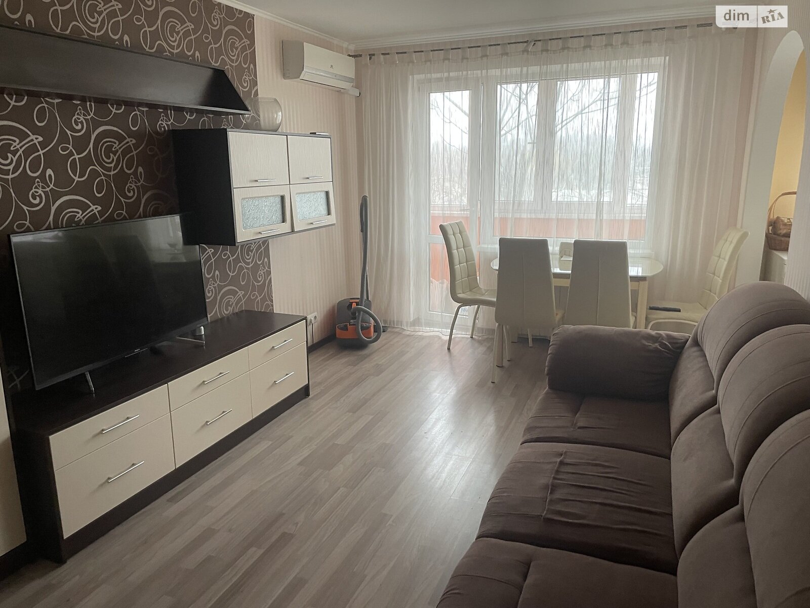 трехкомнатная квартира с мебелью в Кременчуге, на ул. Киевская в аренду на долгий срок помесячно фото 1