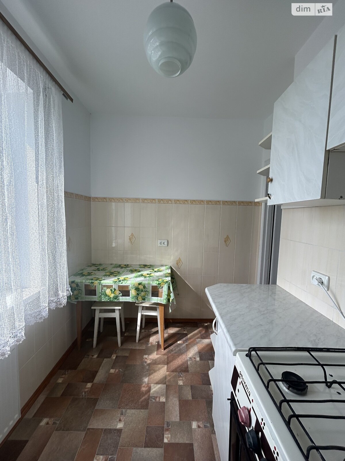 однокомнатная квартира в Кременце, на ул. Защитников Украины 45 в аренду на долгий срок помесячно фото 1 однокомнатная квартира в Кременце, на ул. Защитников Украины 45 в аренду на долгий срок помесячно фото 1