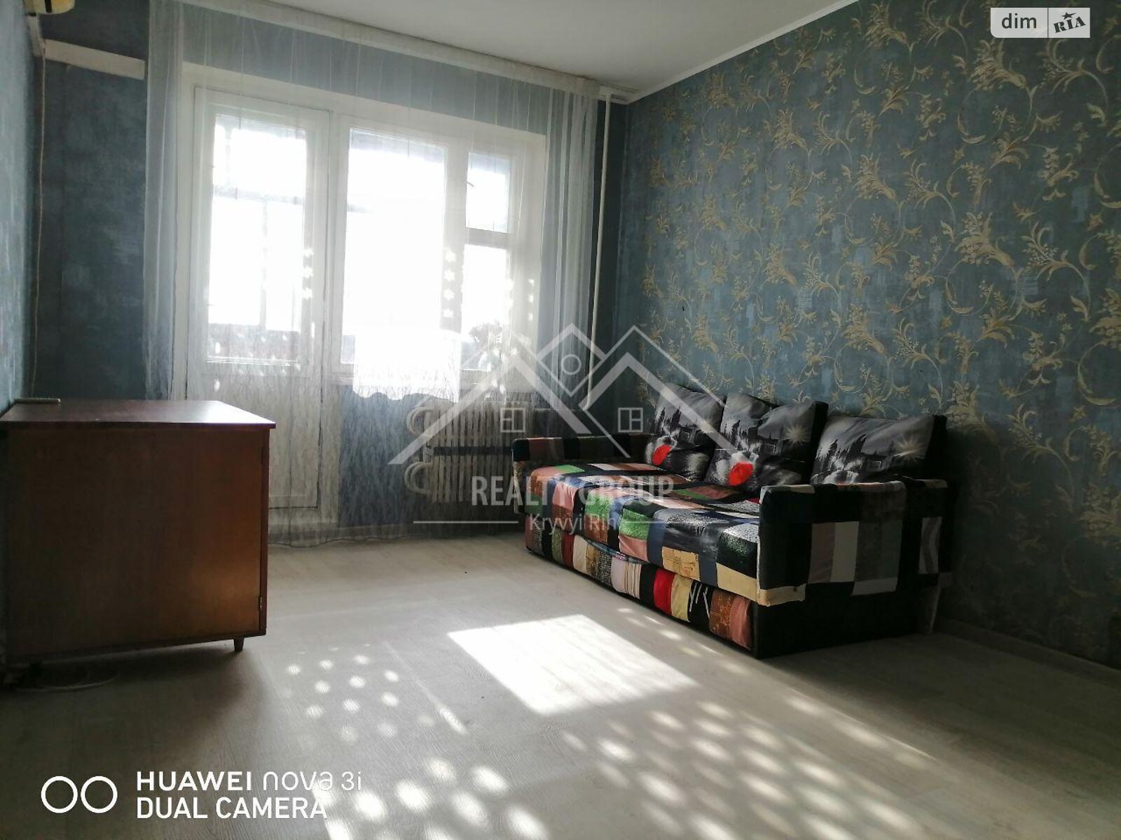 трехкомнатная квартира в Кривом Роге, район Долгинцевский, на ул. Сахарова в аренду на долгий срок помесячно фото 1