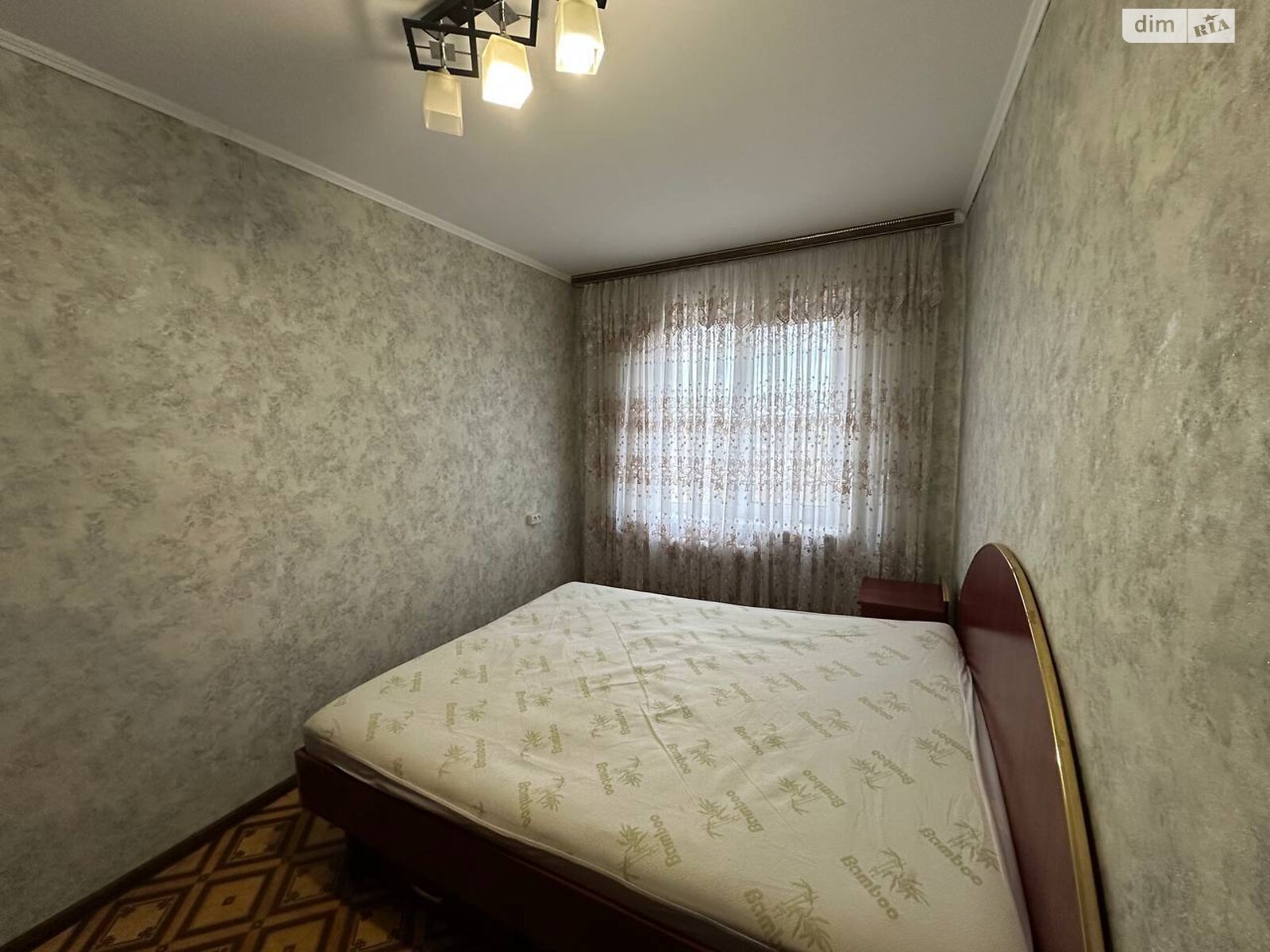 двухкомнатная квартира в Кривом Роге, район Металлургический, на просп. Мира 27 в аренду на долгий срок помесячно фото 1