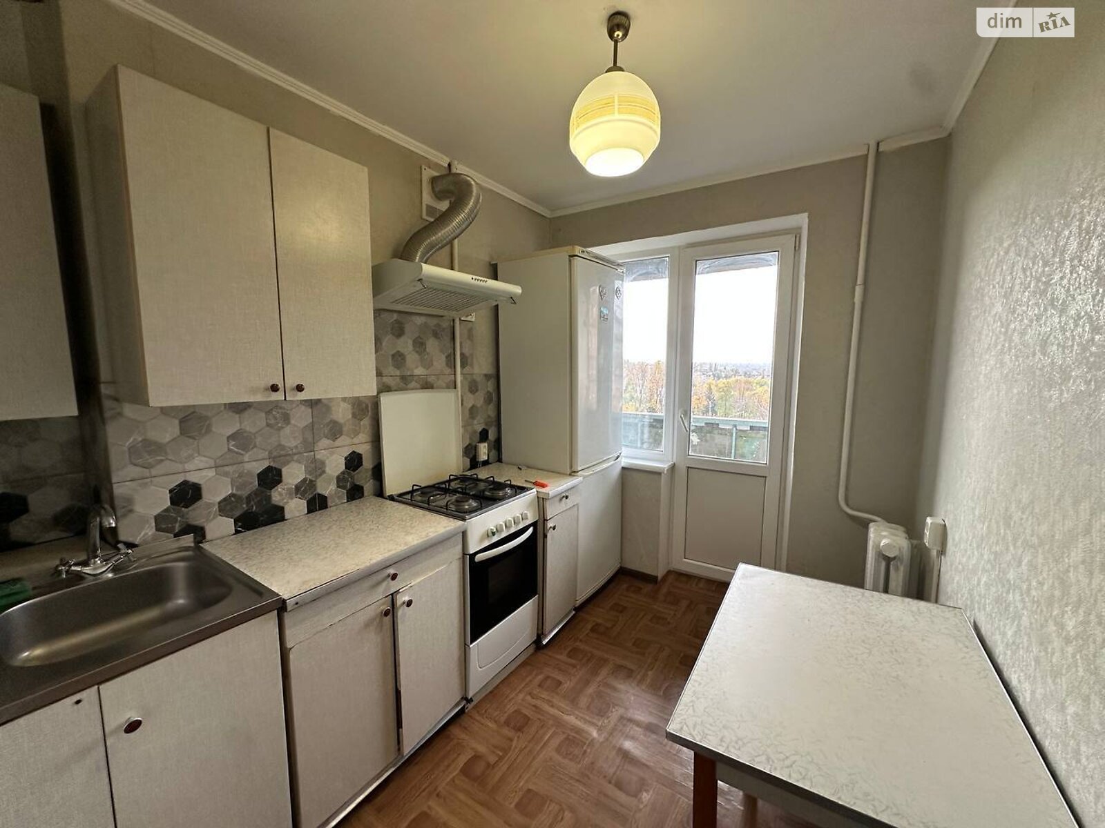 двухкомнатная квартира в Кривом Роге, район Металлургический, на просп. Мира 27 в аренду на долгий срок помесячно фото 1