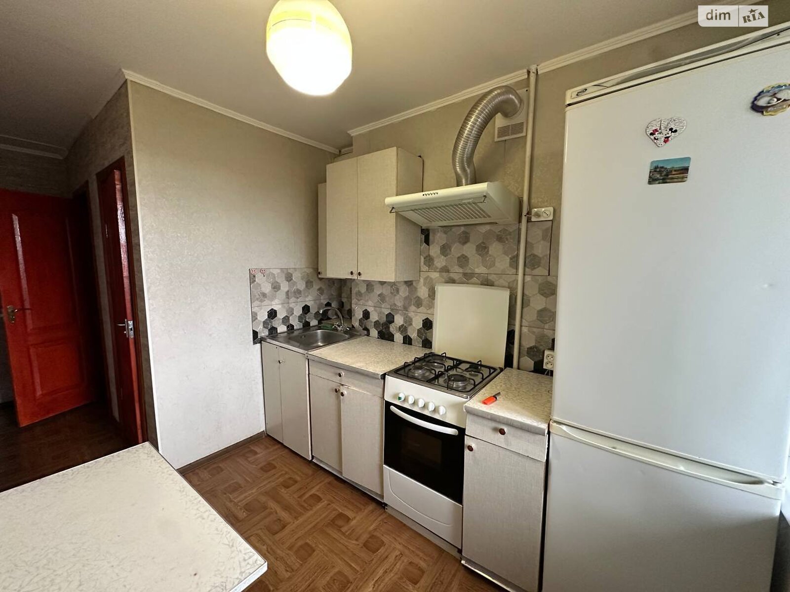 двухкомнатная квартира в Кривом Роге, район Металлургический, на просп. Мира 27 в аренду на долгий срок помесячно фото 1